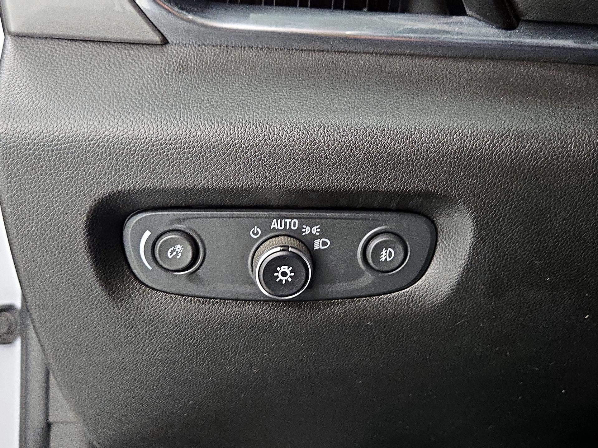 Thumbnail: 2021 Chevrolet Traverse - 13