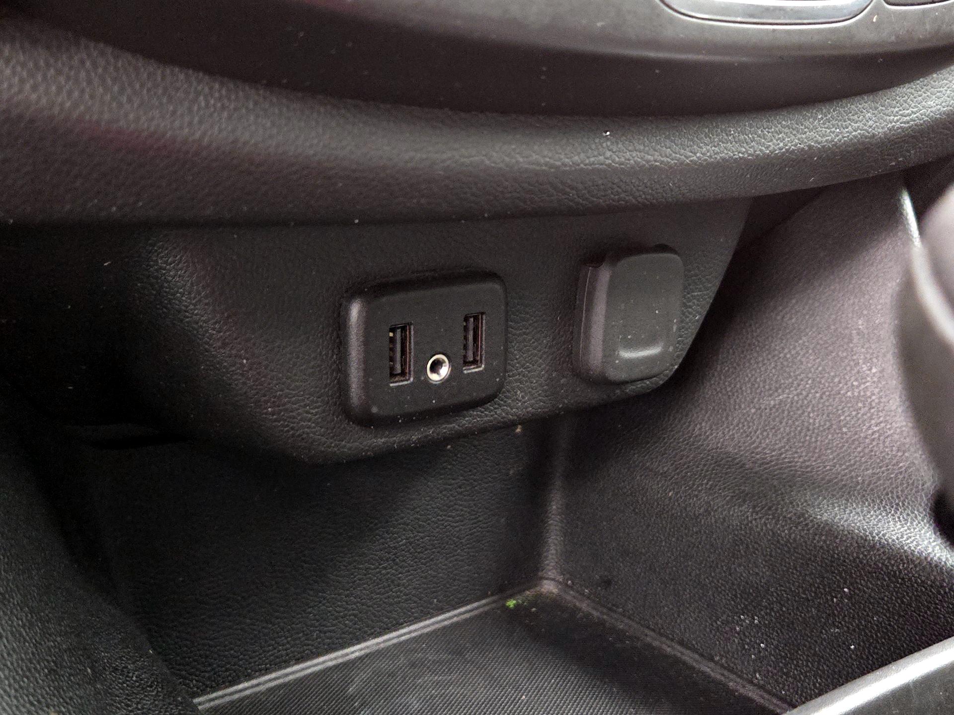 Thumbnail: 2021 Chevrolet Traverse - 18