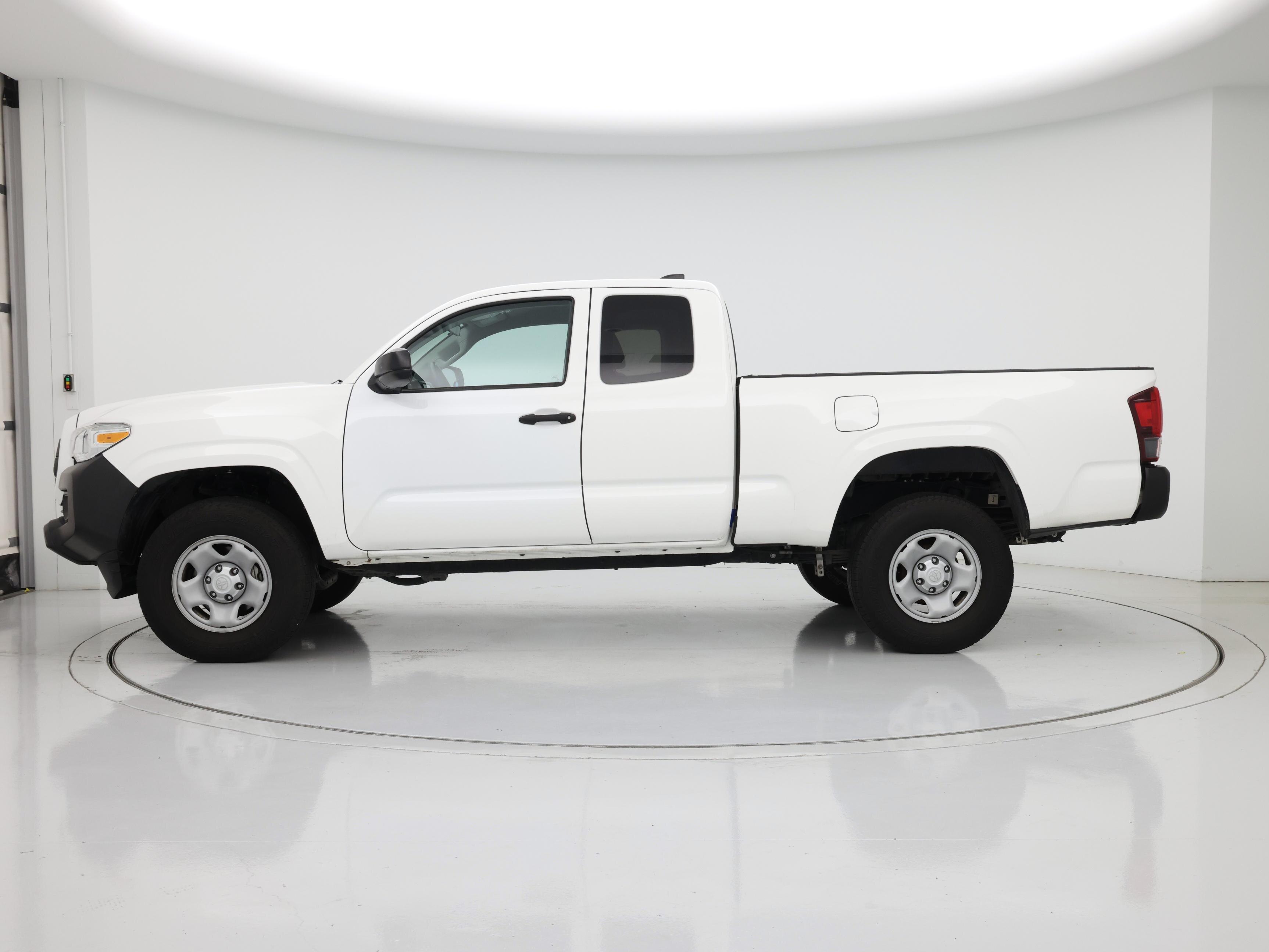 Thumbnail: 2022 Toyota Tacoma - 3