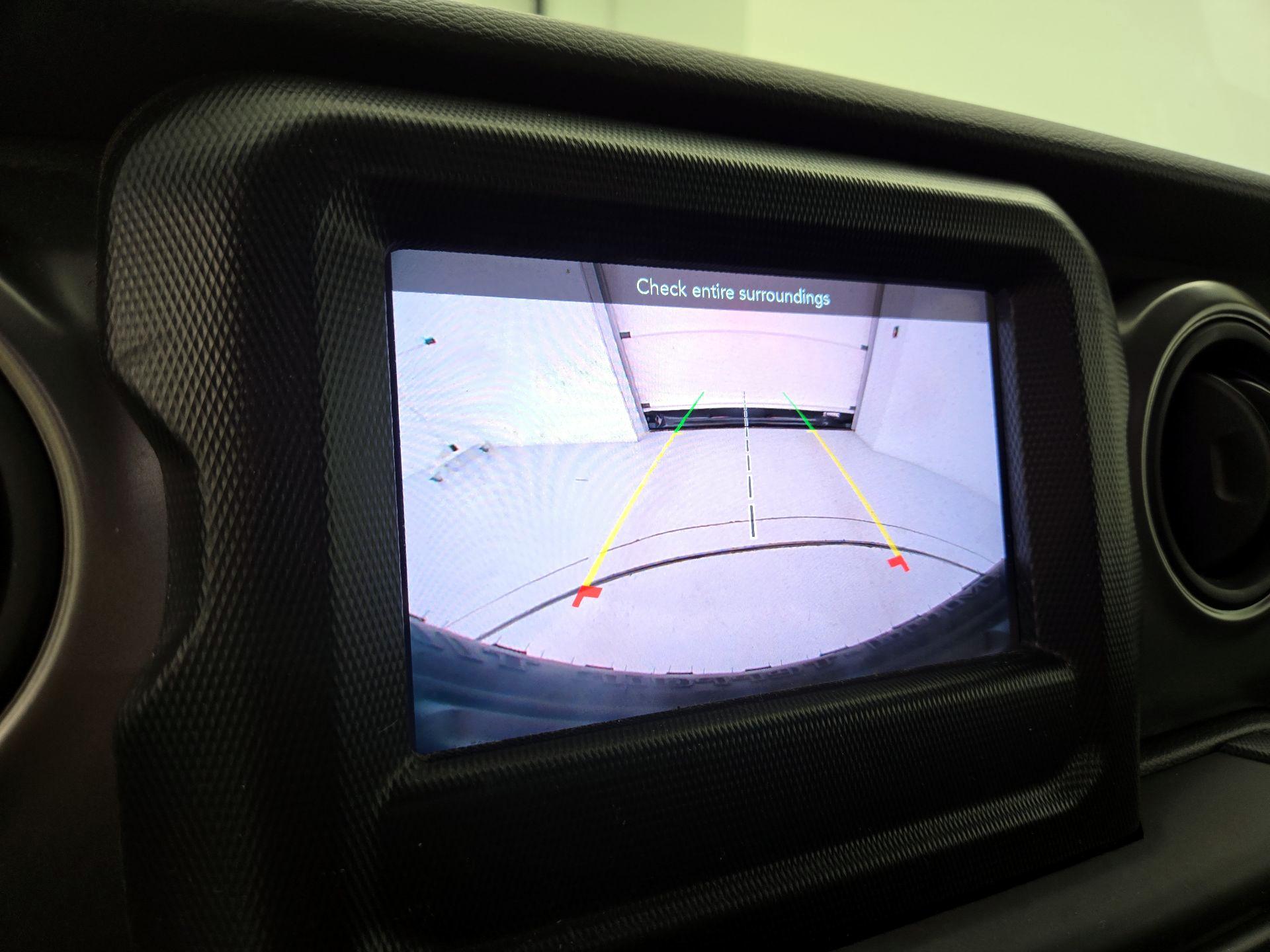 Thumbnail: 2022 Jeep Wrangler - 14