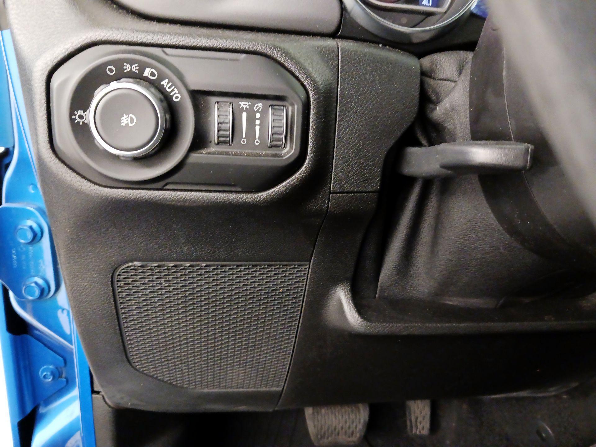 Thumbnail: 2021 Jeep Wrangler - 13