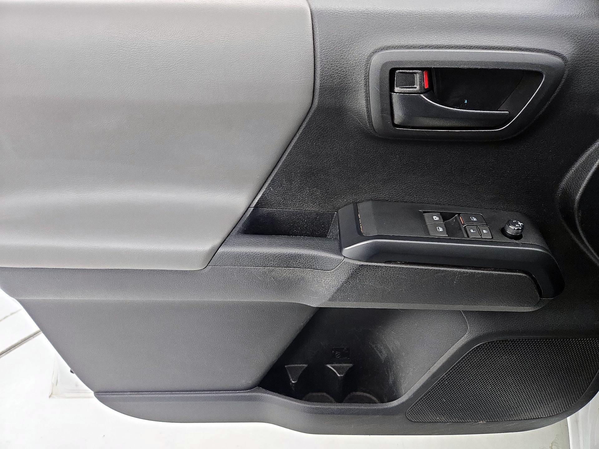 Thumbnail: 2022 Toyota Tacoma - 12