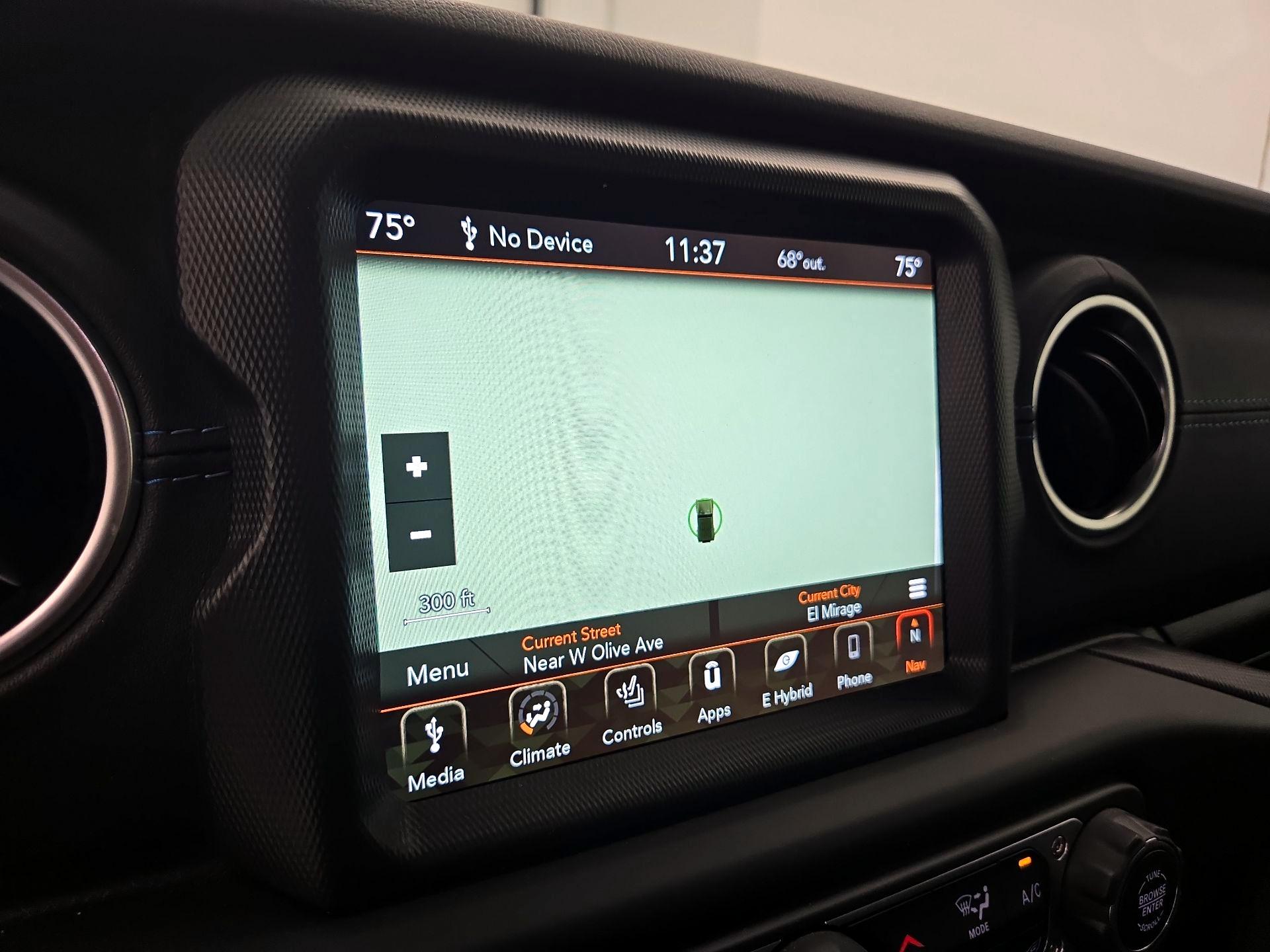 Thumbnail: 2022 Jeep Wrangler - 14