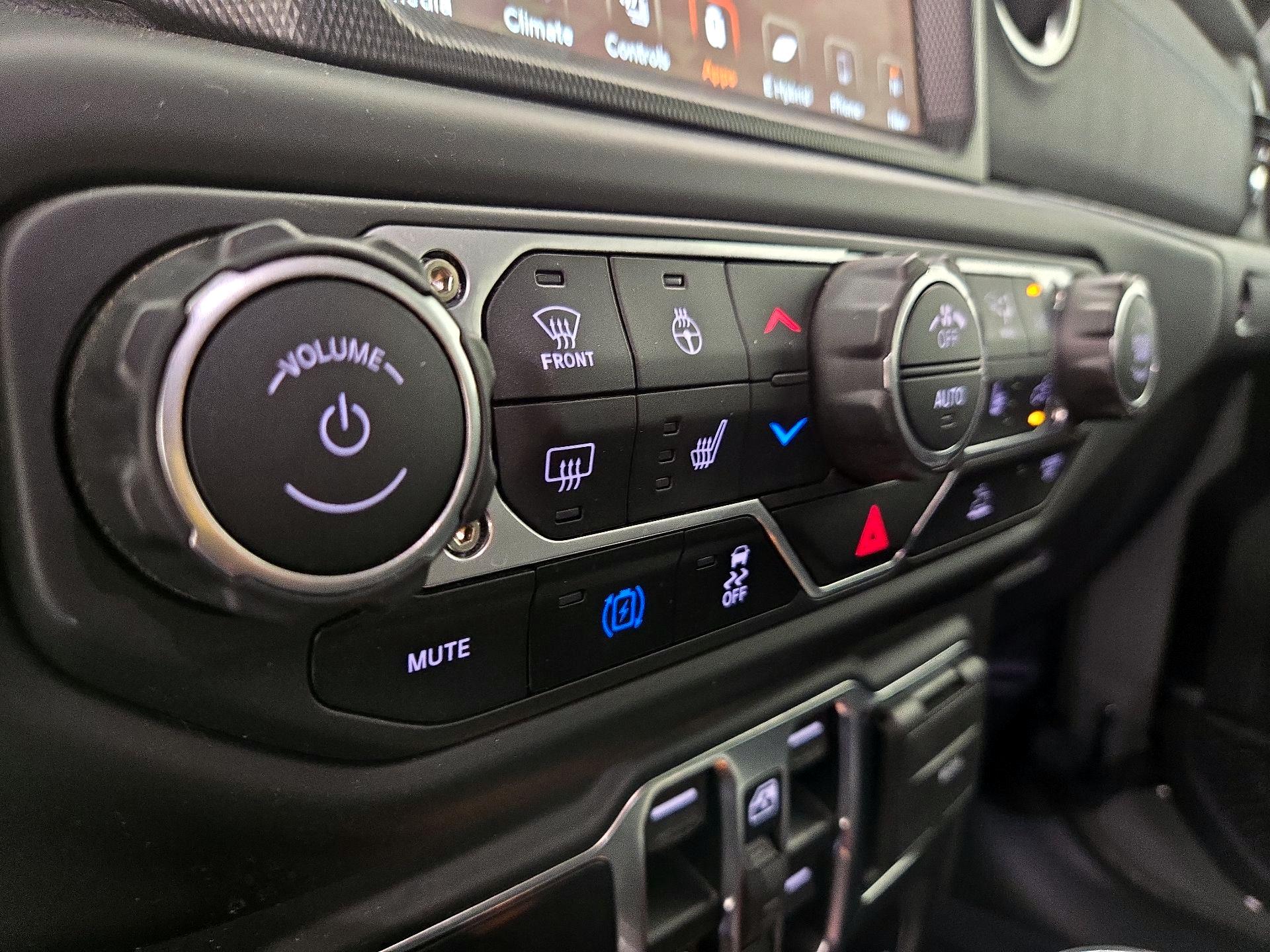 Thumbnail: 2022 Jeep Wrangler - 17