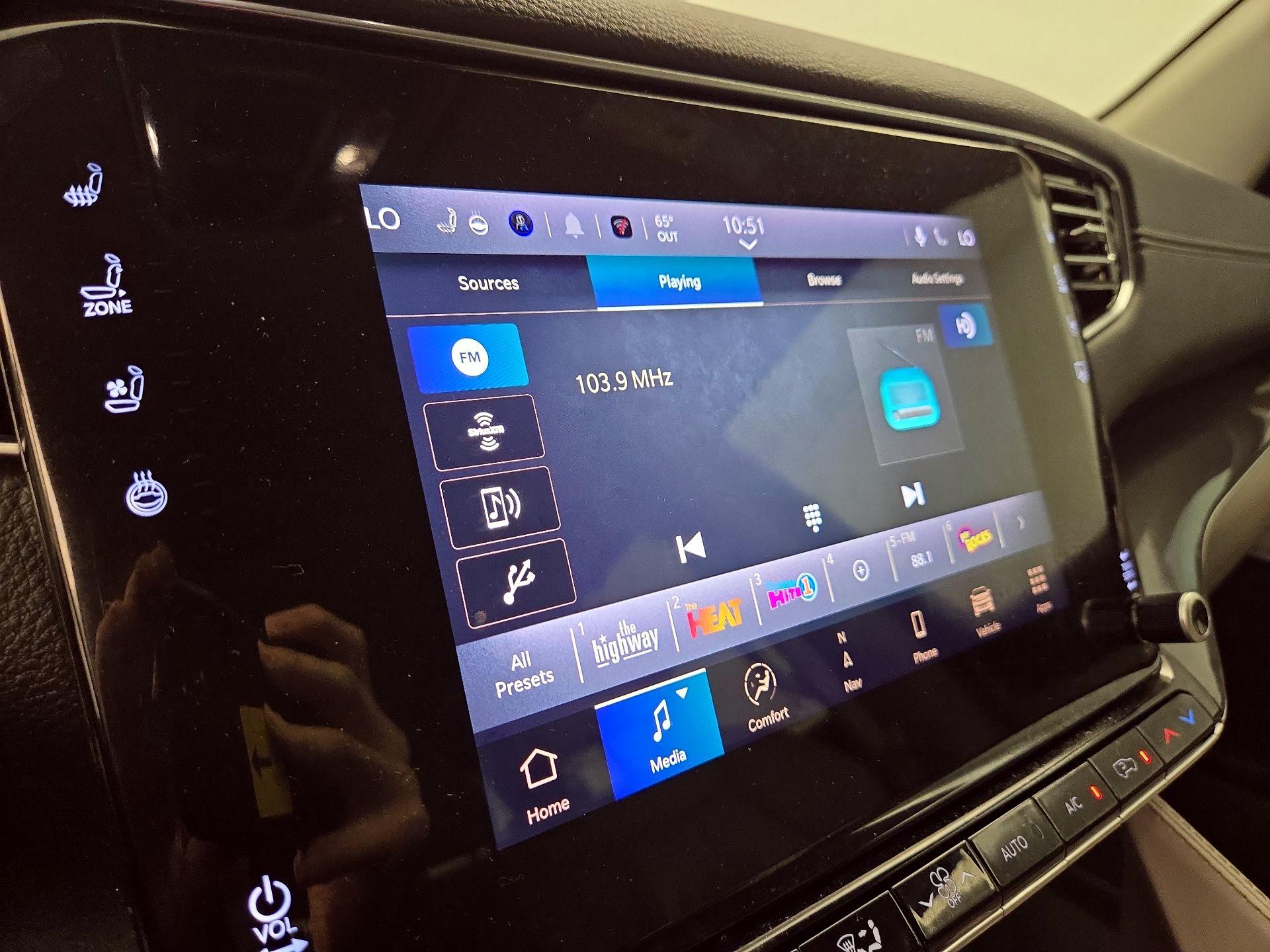 Thumbnail: 2022 Jeep Wagoneer - 16