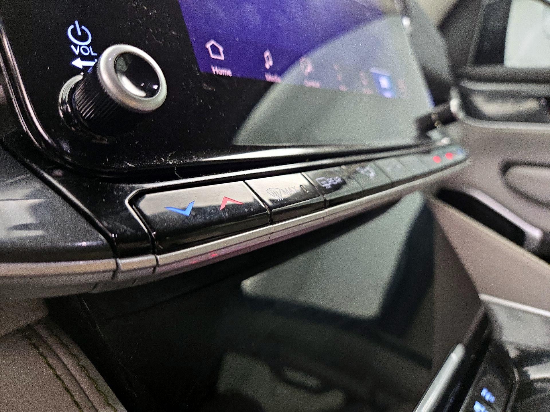 Thumbnail: 2022 Jeep Wagoneer - 17