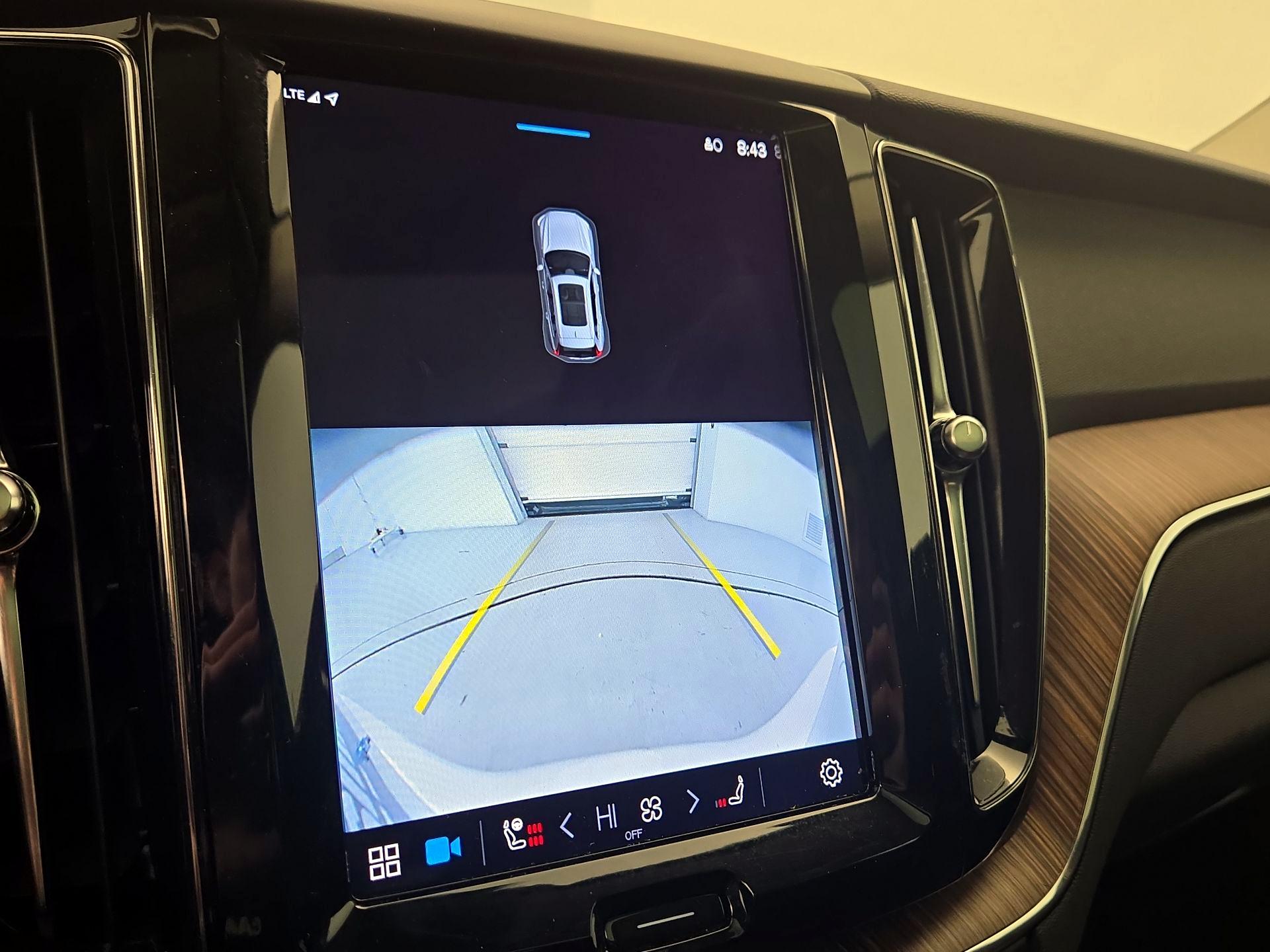 Thumbnail: 2022 Volvo XC60 - 14