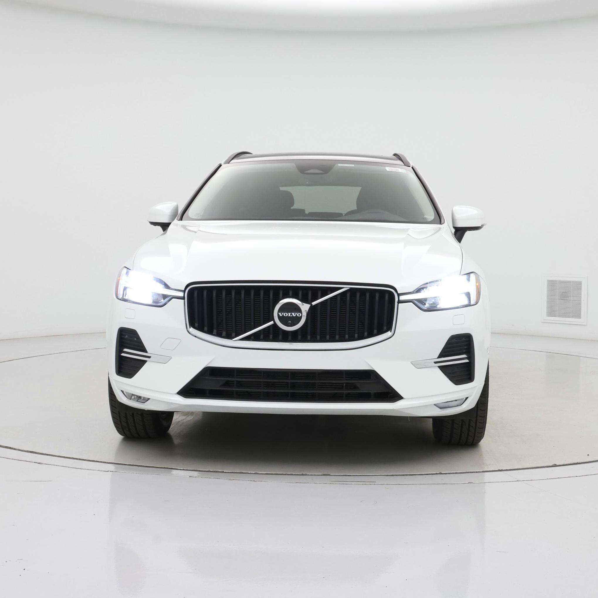 Thumbnail: 2022 Volvo XC60 - 5