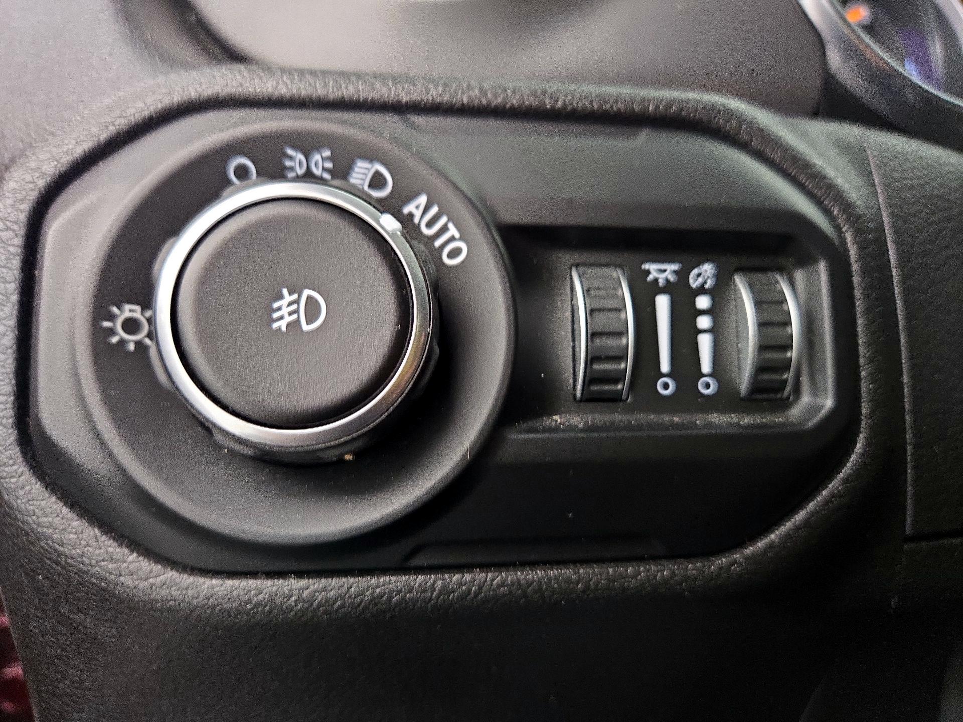 Thumbnail: 2021 Jeep Wrangler - 13