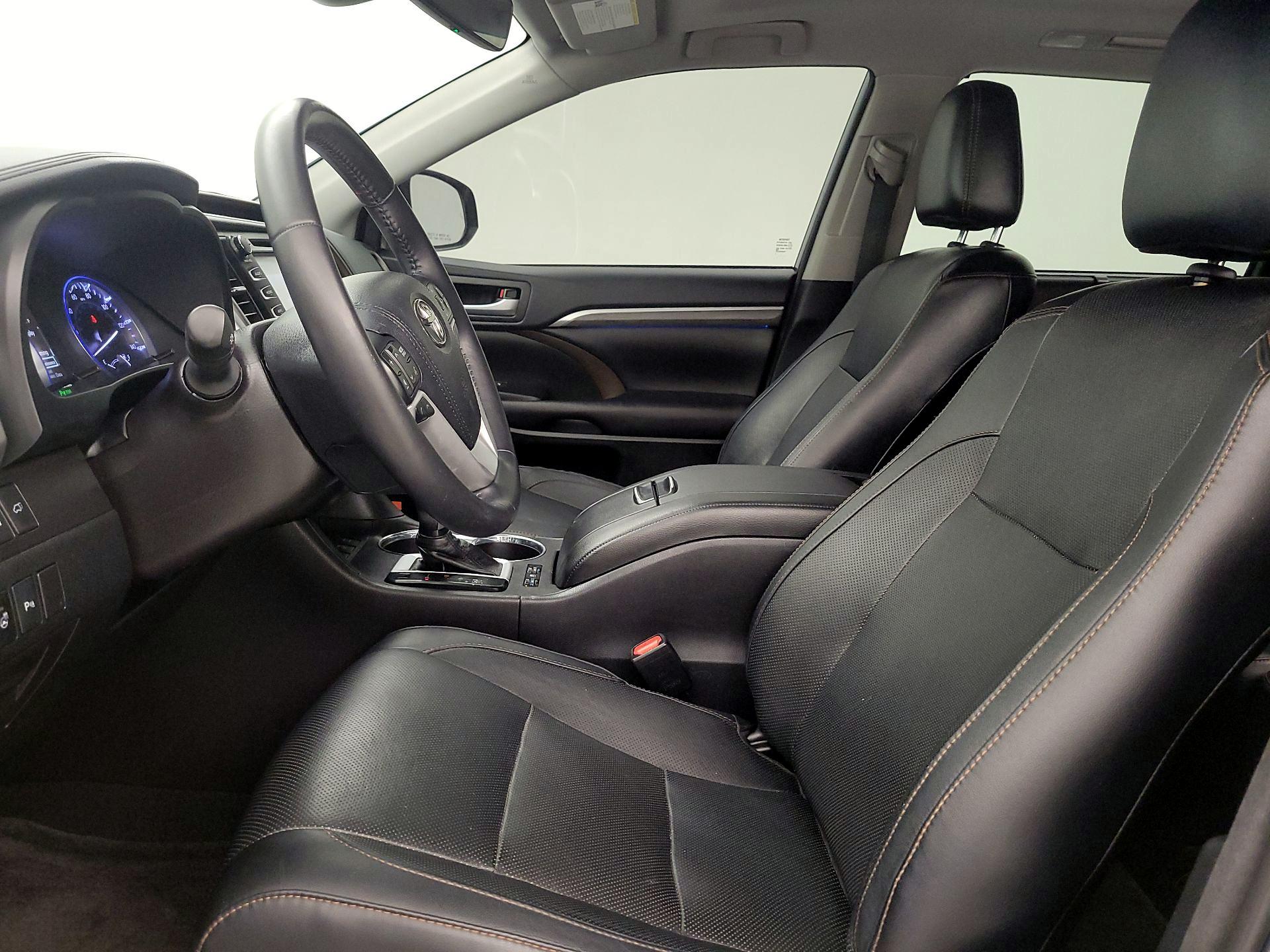 Thumbnail: 2018 Toyota Highlander - 11