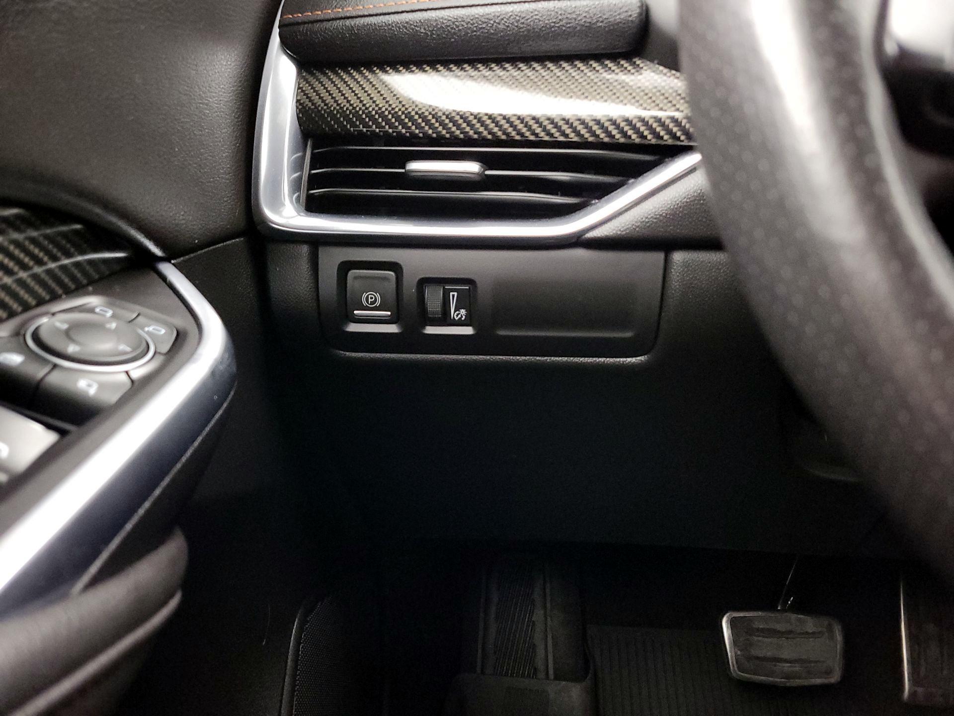 Thumbnail: 2019 Cadillac XT4 - 13