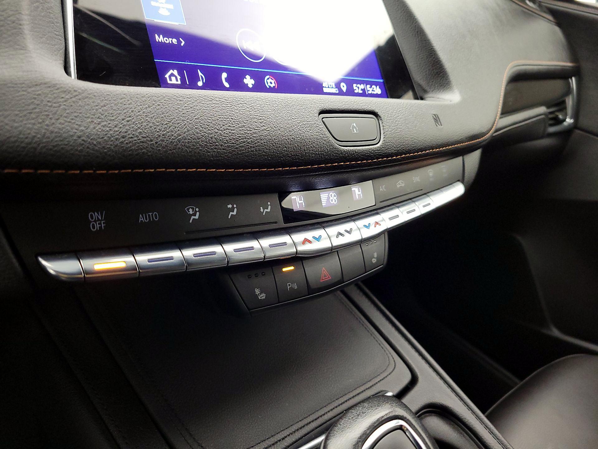 Thumbnail: 2019 Cadillac XT4 - 16