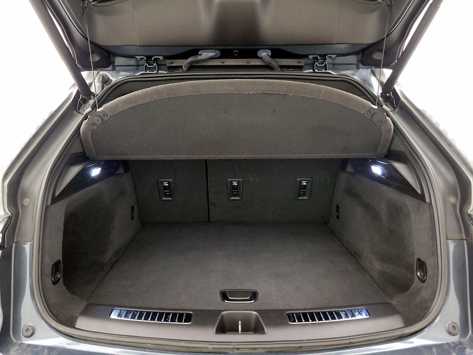 Thumbnail: 2019 Cadillac XT4 - 20