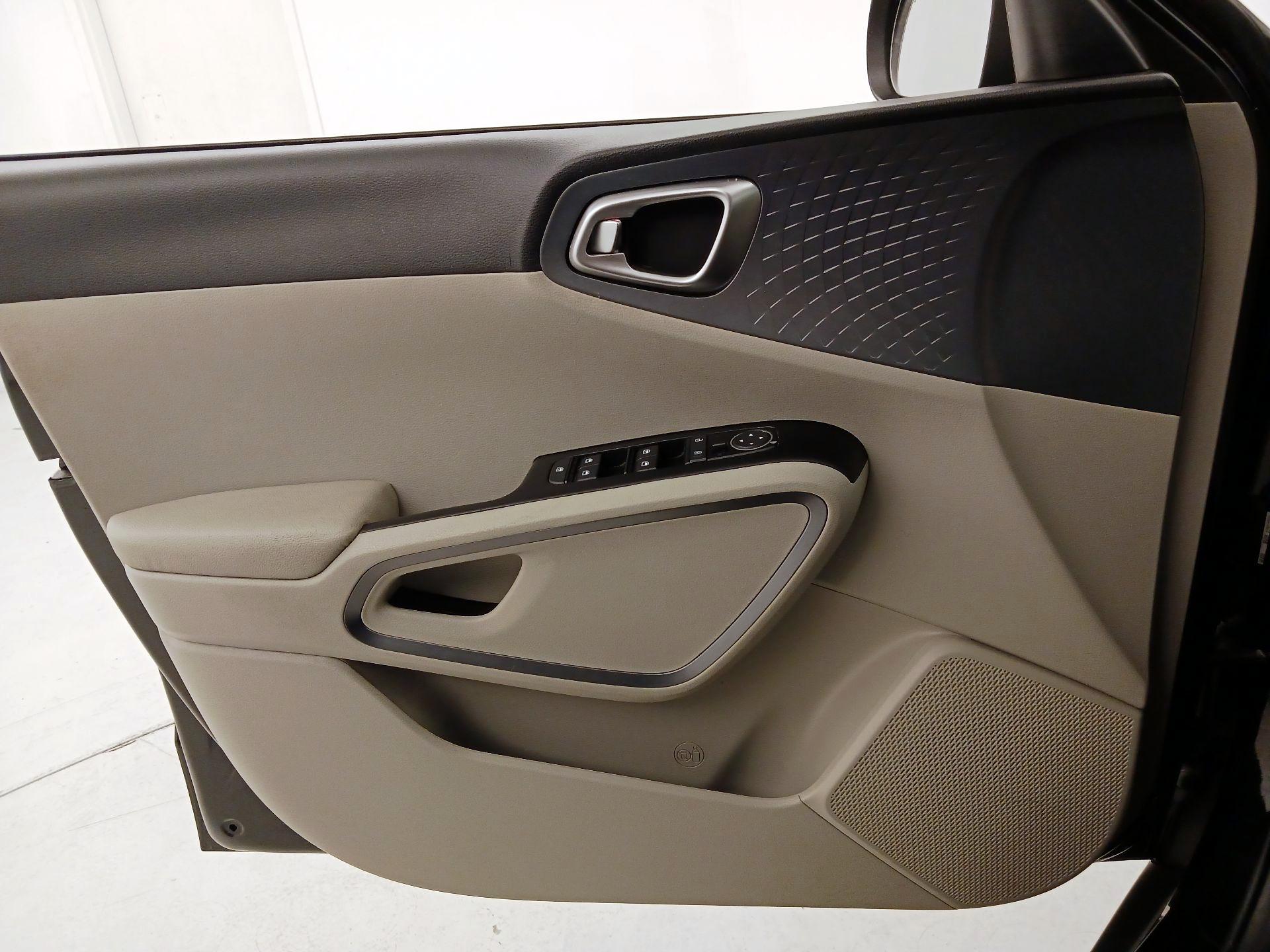 Thumbnail: 2023 Kia Soul - 12