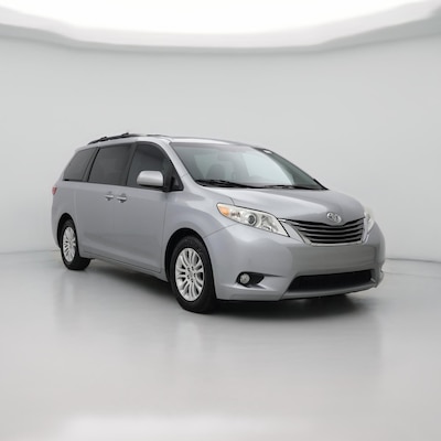 Silver 2015 Toyota Sienna XLE