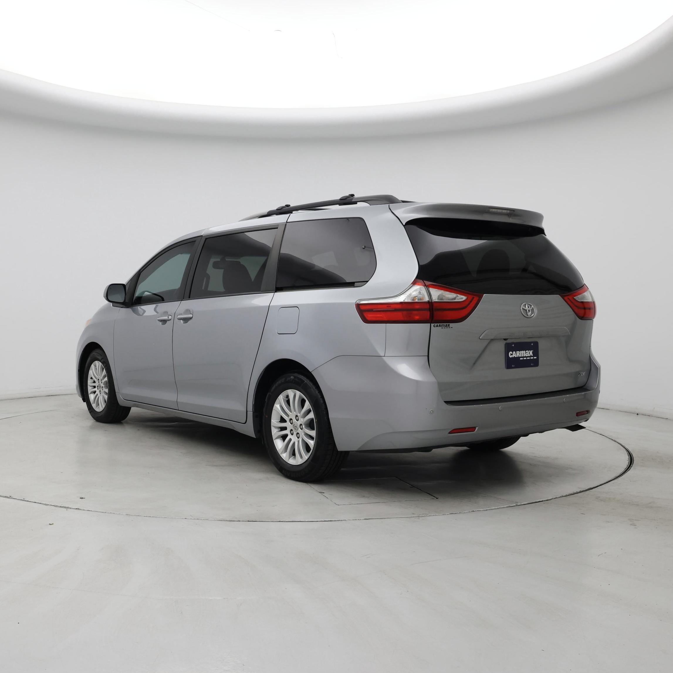 Thumbnail: 2015 Toyota Sienna - 2