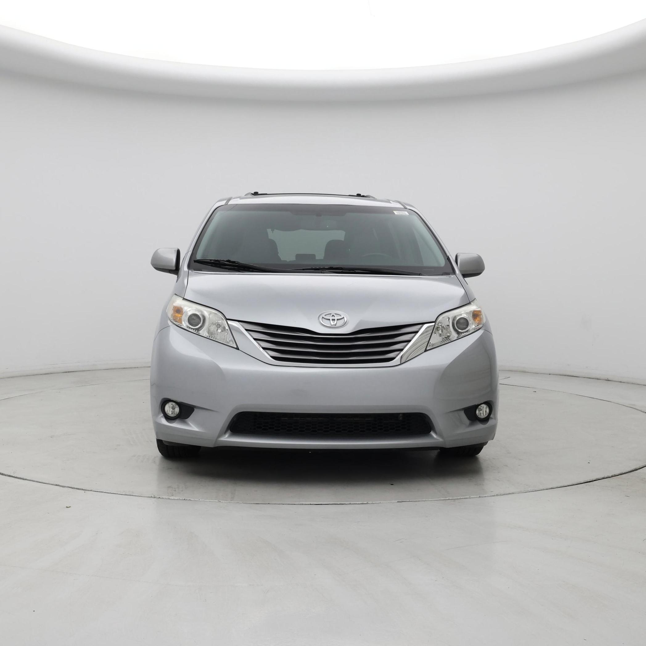 Thumbnail: 2015 Toyota Sienna - 5