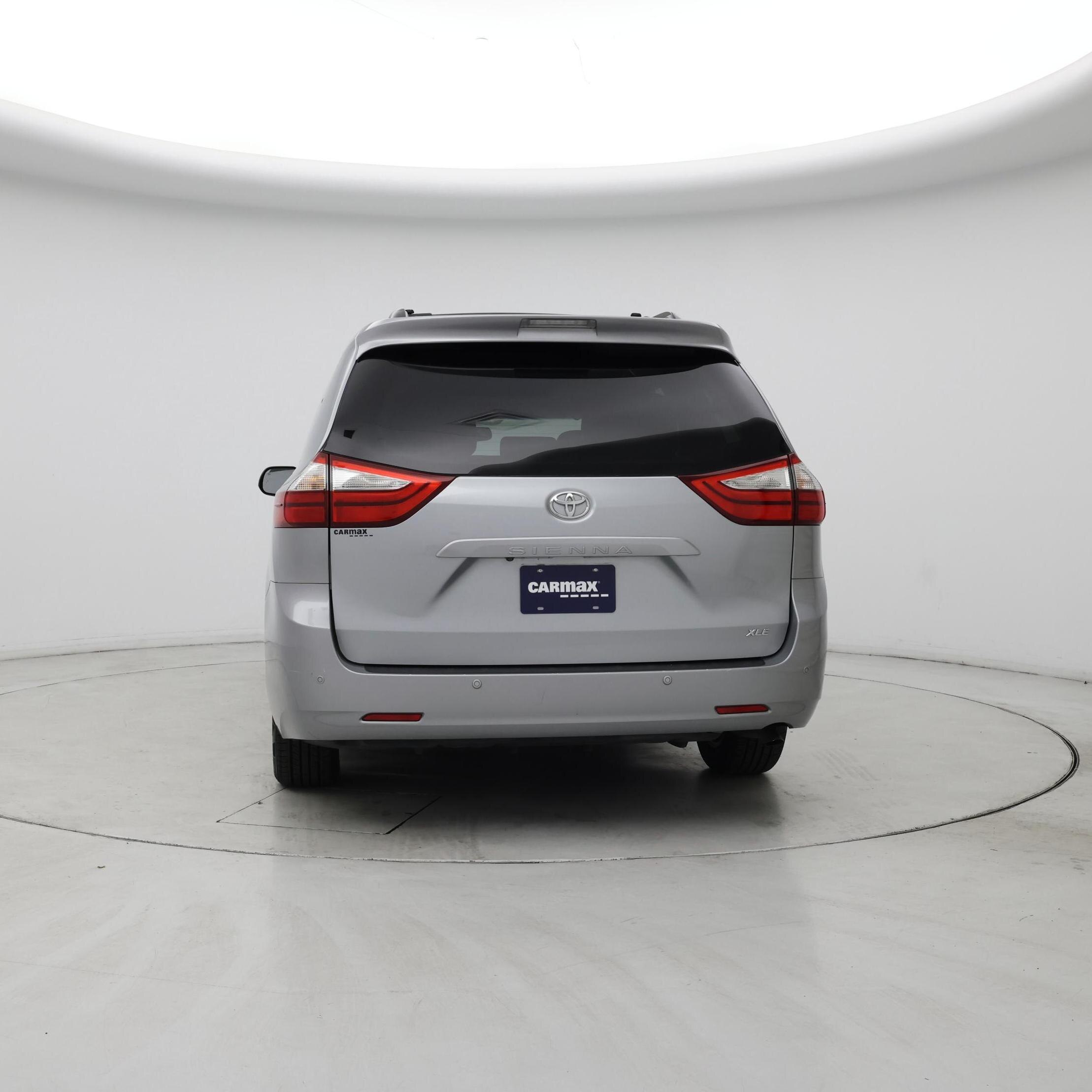 Thumbnail: 2015 Toyota Sienna - 6