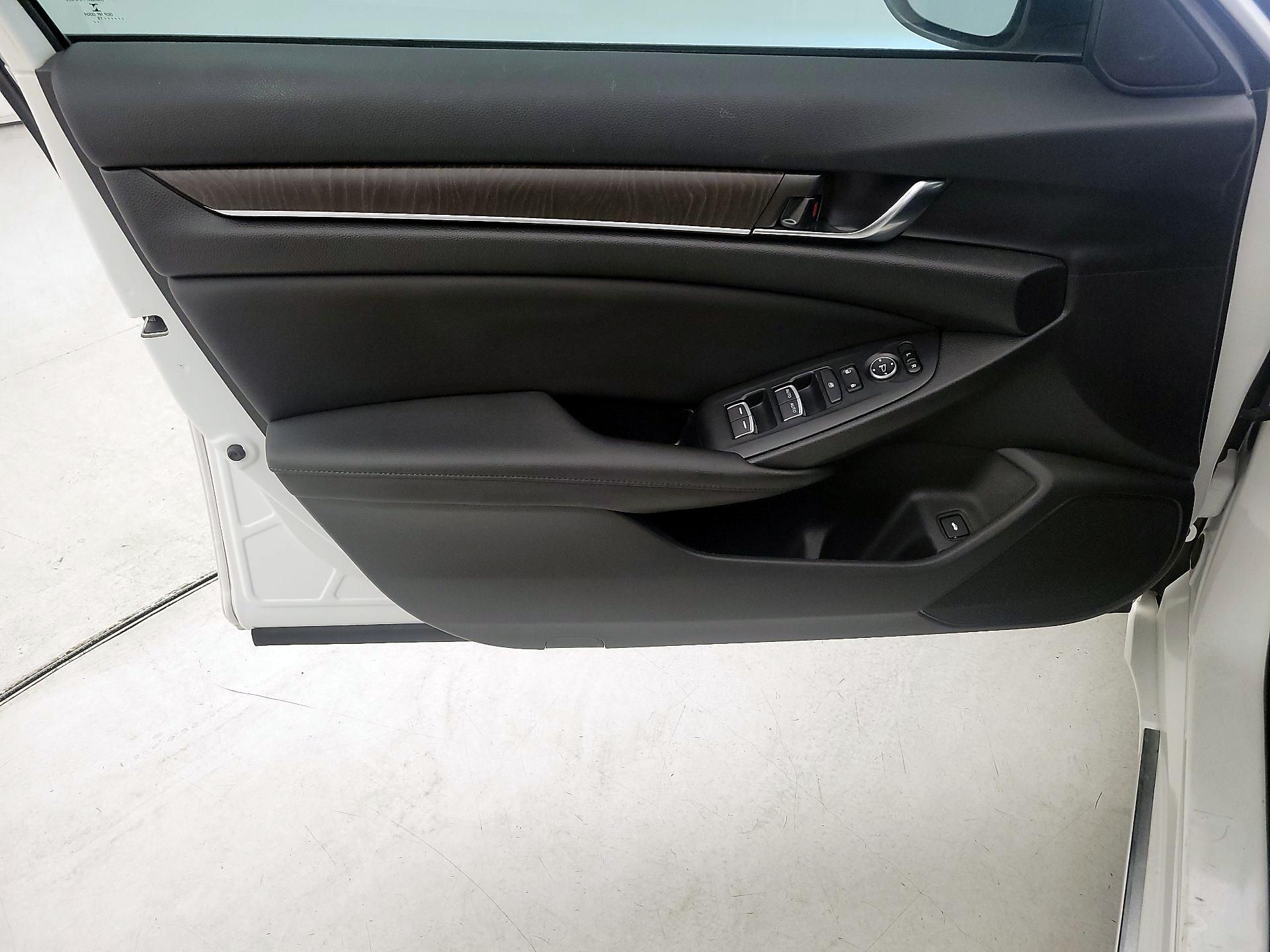 Thumbnail: 2019 Honda Accord - 12