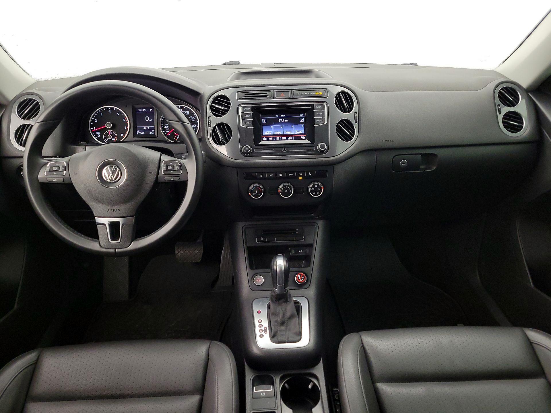 Thumbnail: 2016 Volkswagen Tiguan - 9