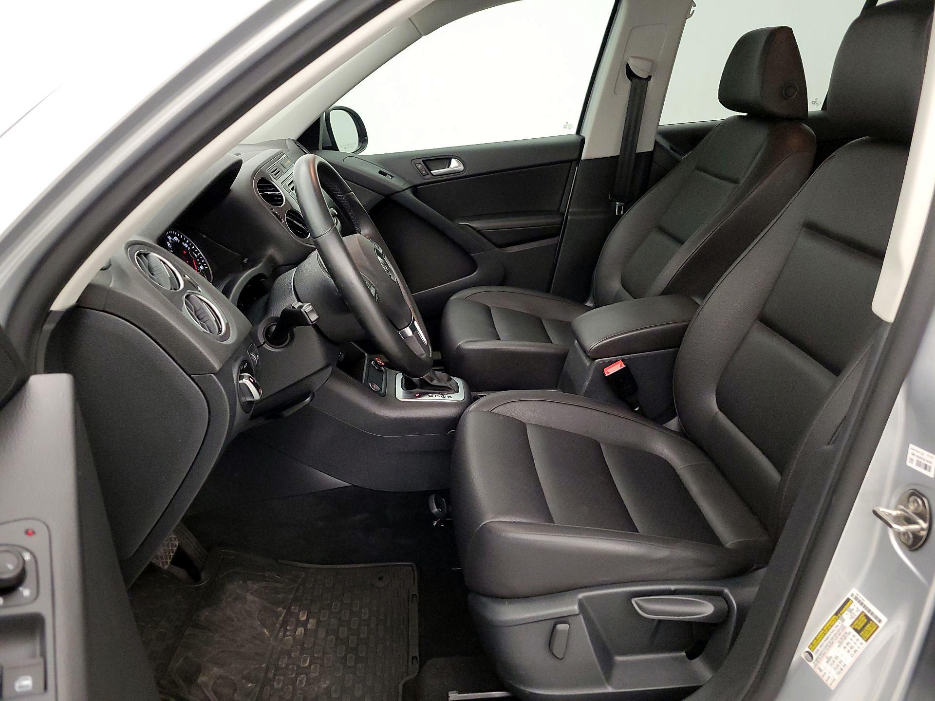 Thumbnail: 2016 Volkswagen Tiguan - 11