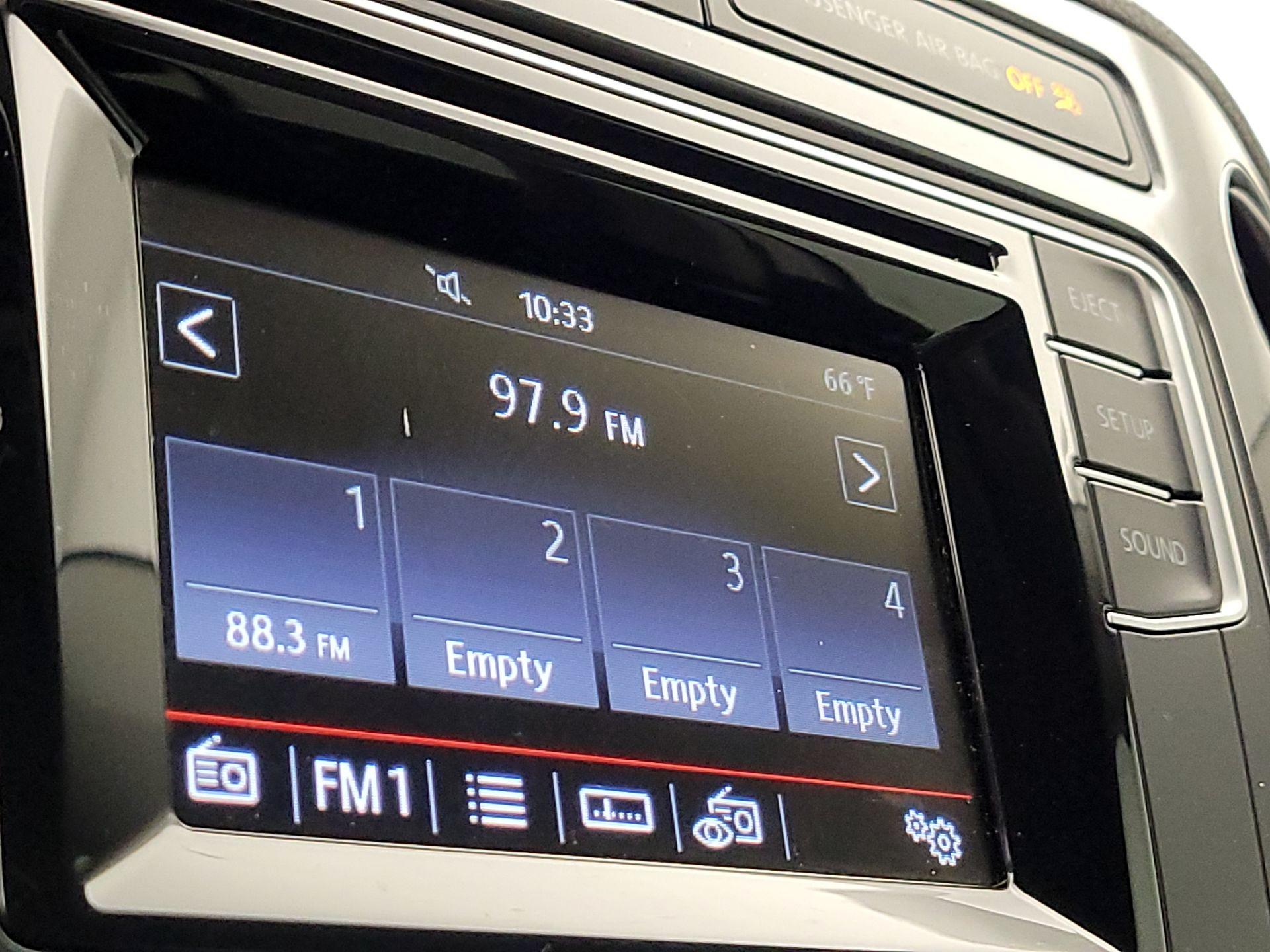 Thumbnail: 2016 Volkswagen Tiguan - 15