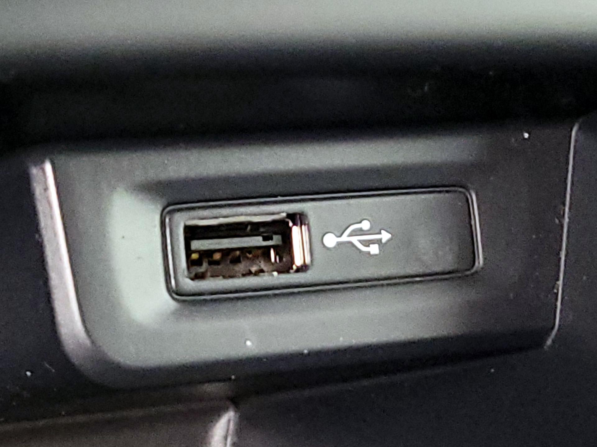 Thumbnail: 2016 Volkswagen Tiguan - 18