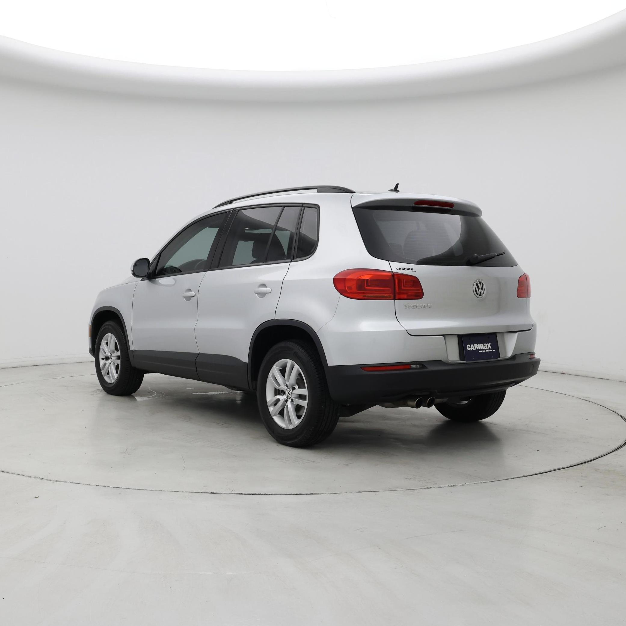 Thumbnail: 2016 Volkswagen Tiguan - 2