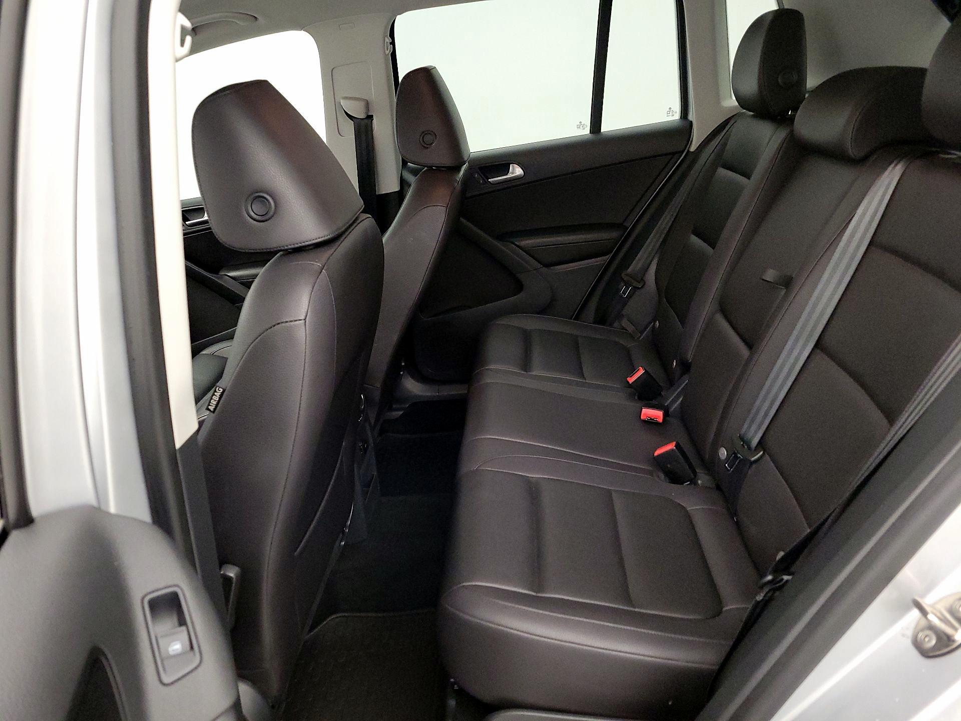 Thumbnail: 2016 Volkswagen Tiguan - 19