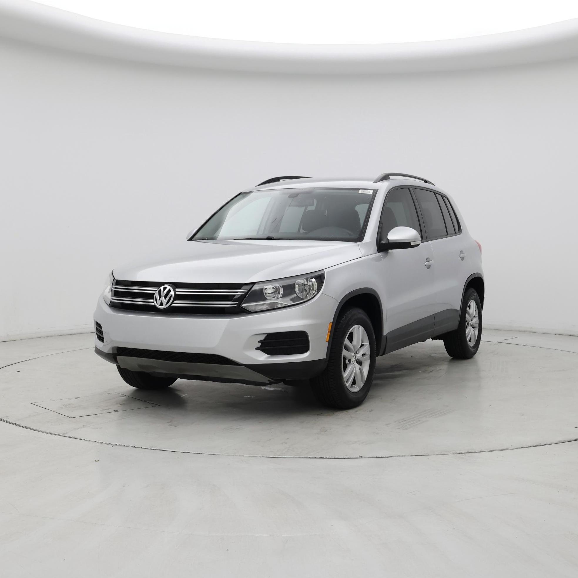 Thumbnail: 2016 Volkswagen Tiguan - 4