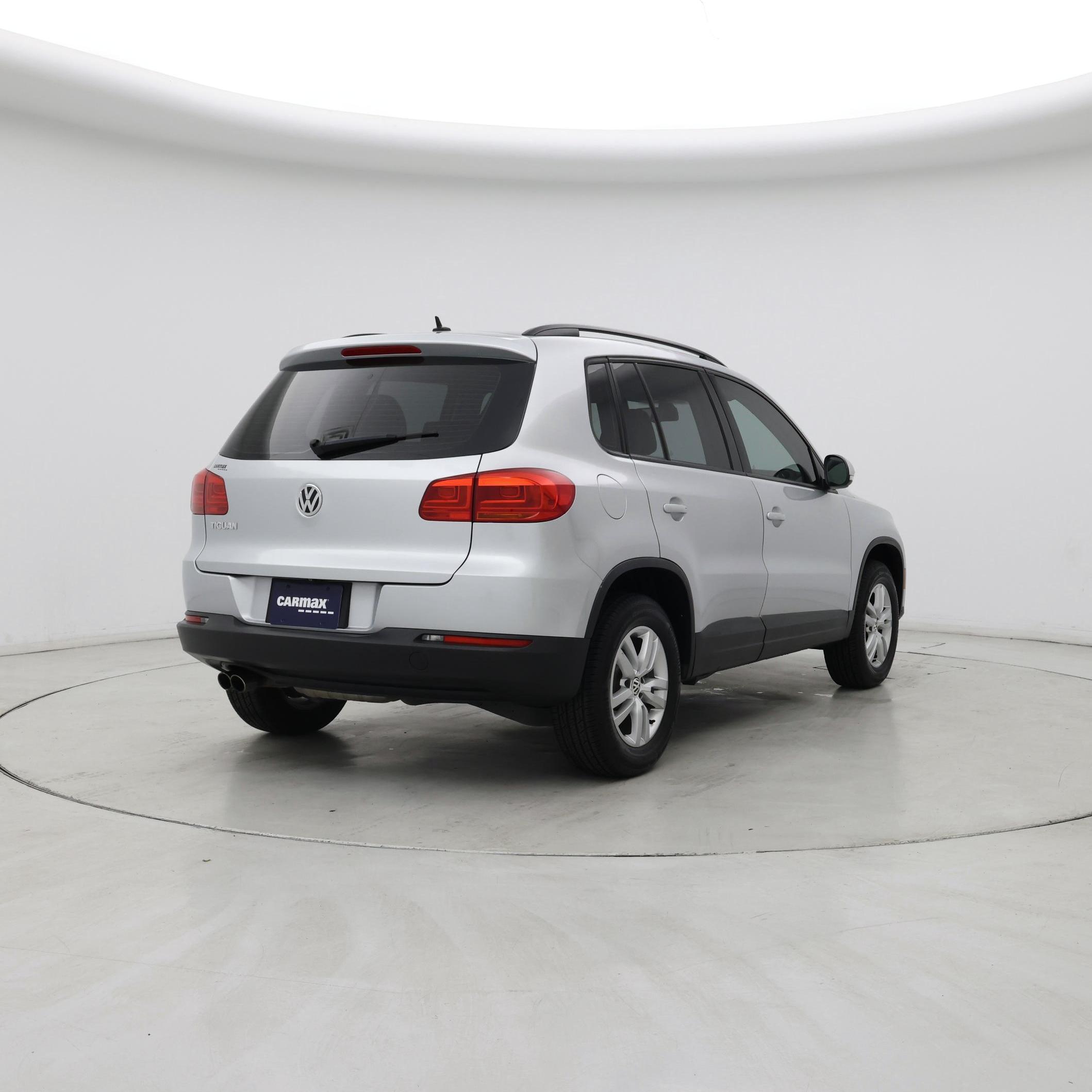 Thumbnail: 2016 Volkswagen Tiguan - 8