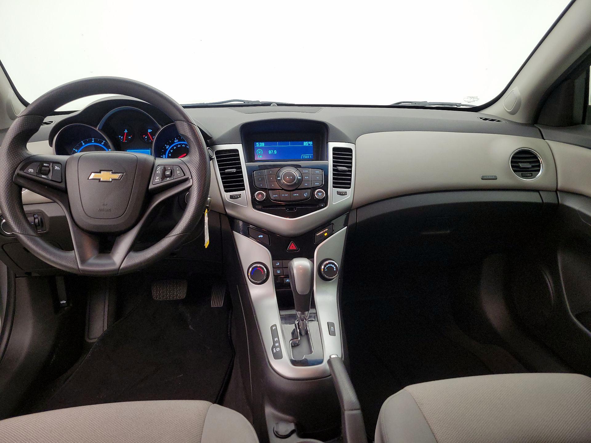 Thumbnail: 2015 Chevrolet Cruze - 9