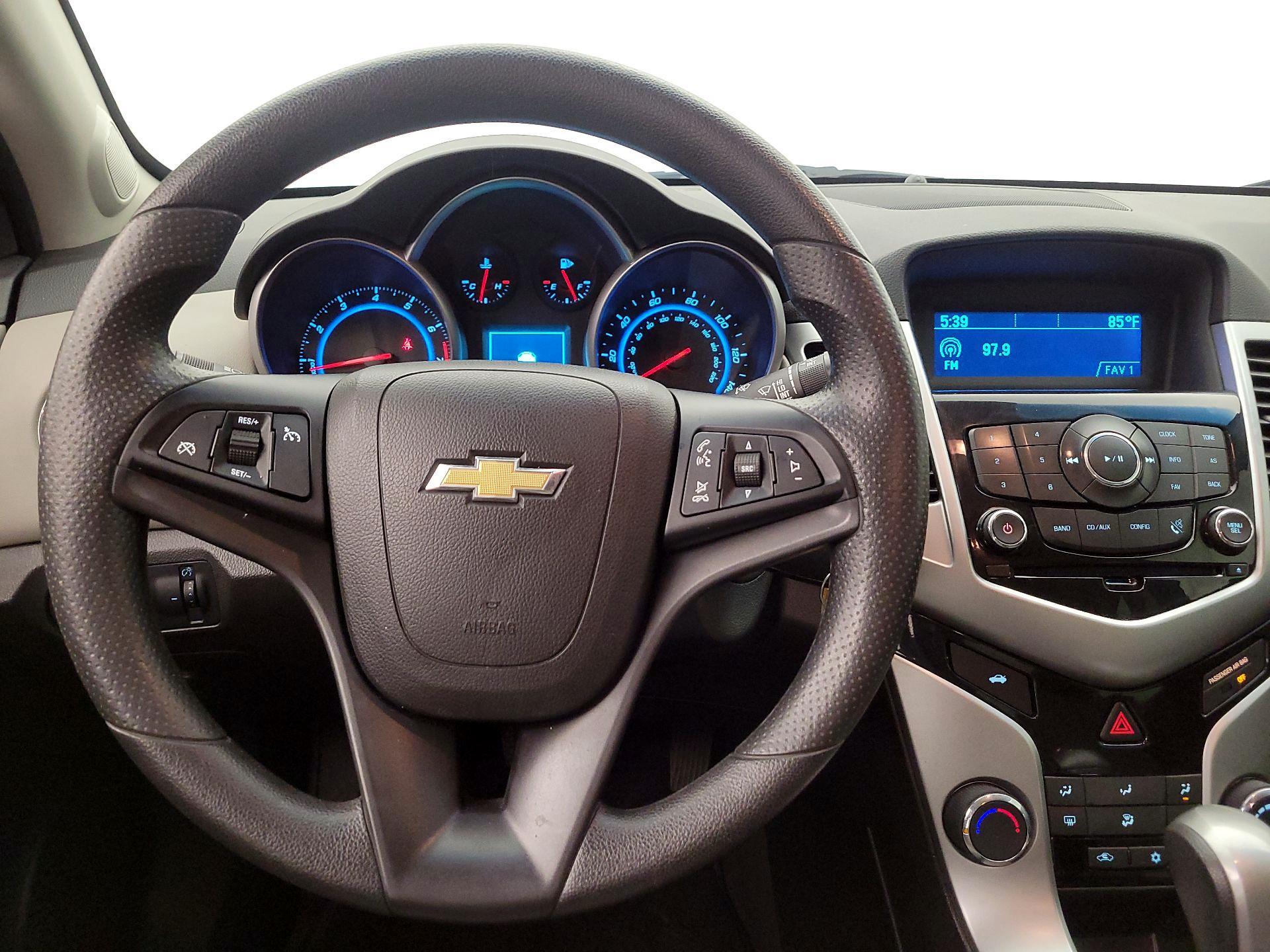 Thumbnail: 2015 Chevrolet Cruze - 10