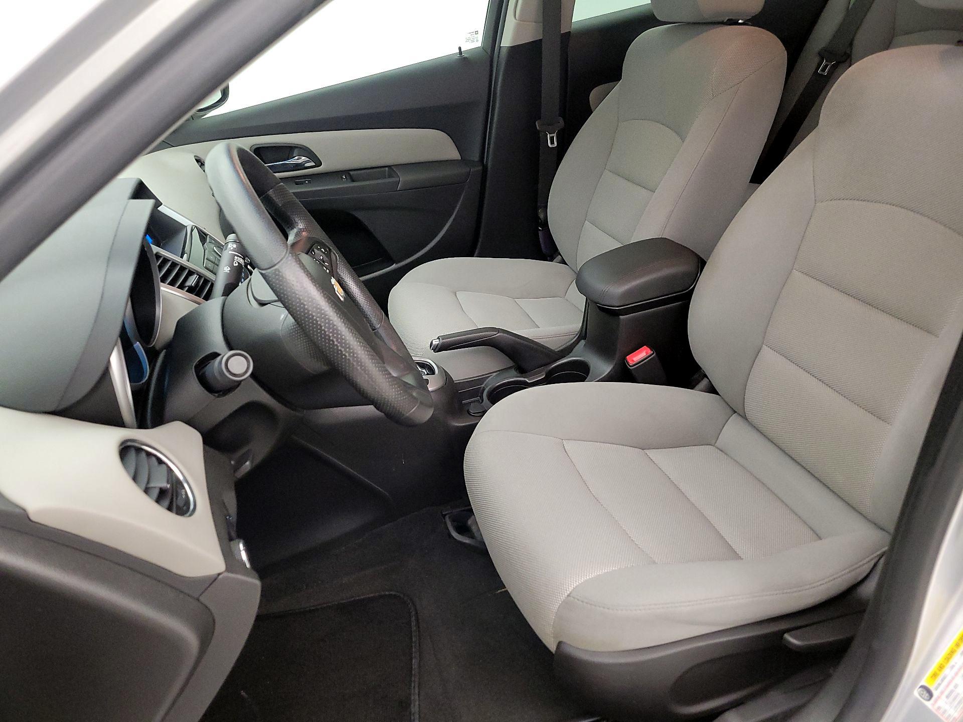 Thumbnail: 2015 Chevrolet Cruze - 11