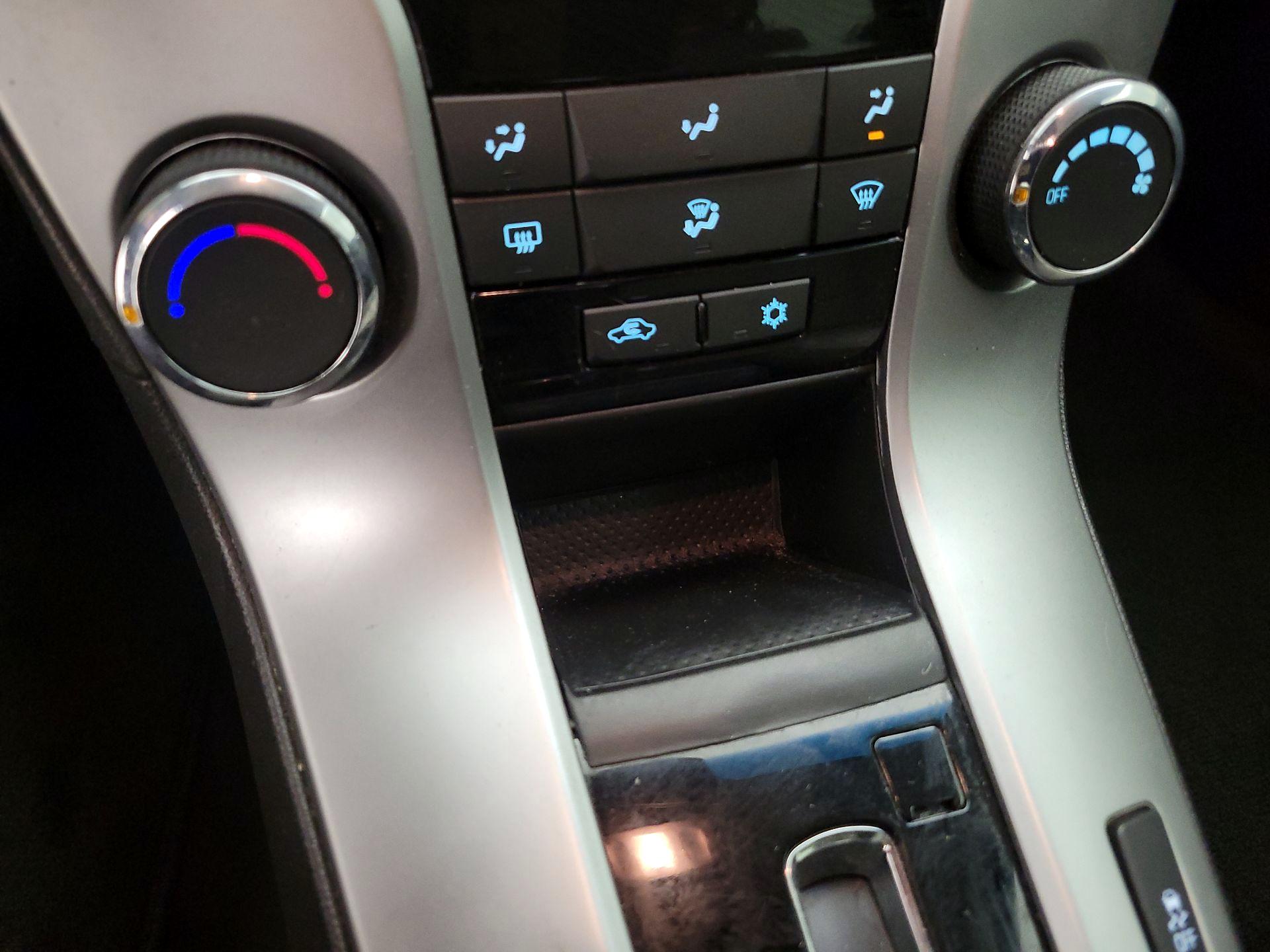 Thumbnail: 2015 Chevrolet Cruze - 15