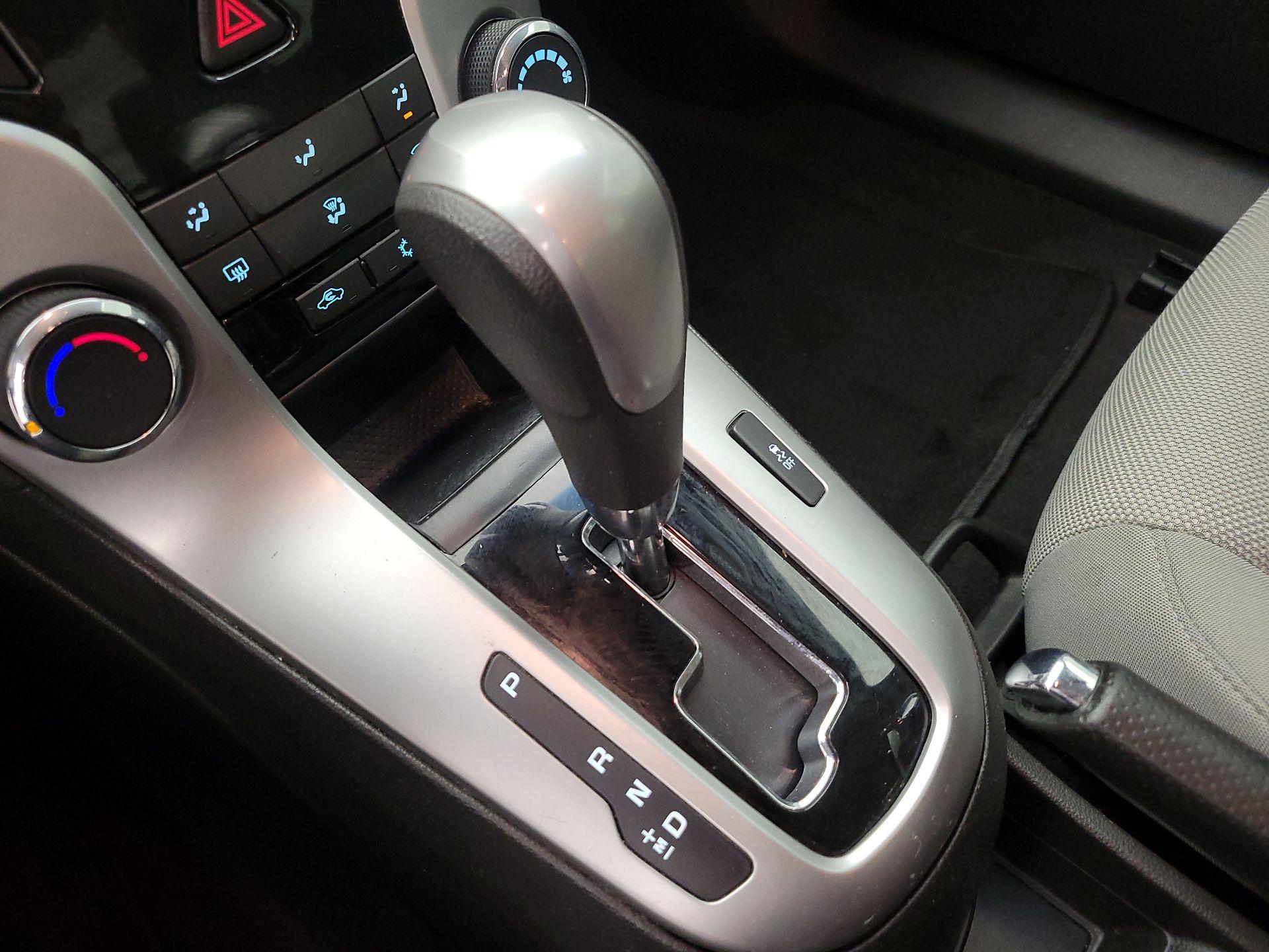 Thumbnail: 2015 Chevrolet Cruze - 16