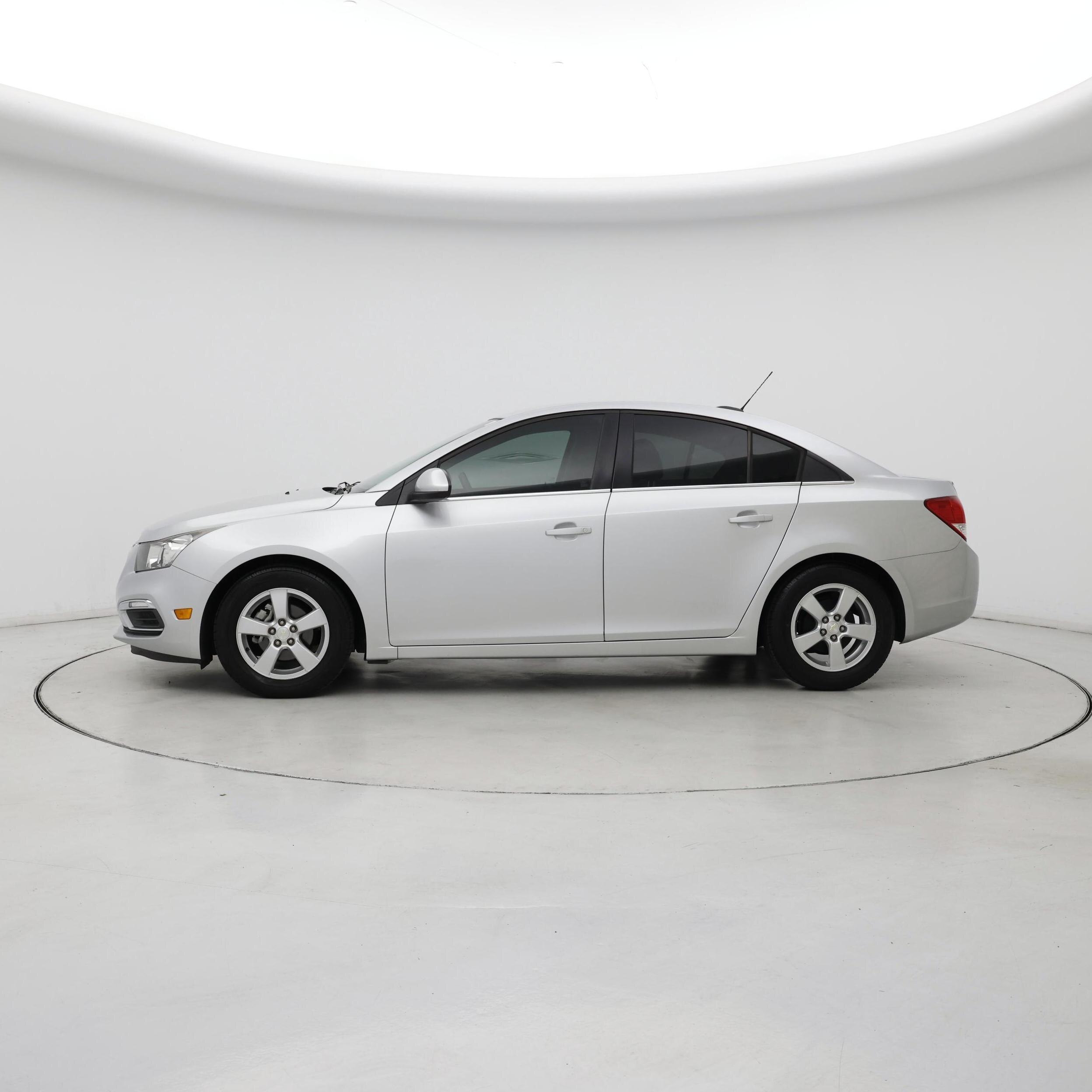 Thumbnail: 2015 Chevrolet Cruze - 3