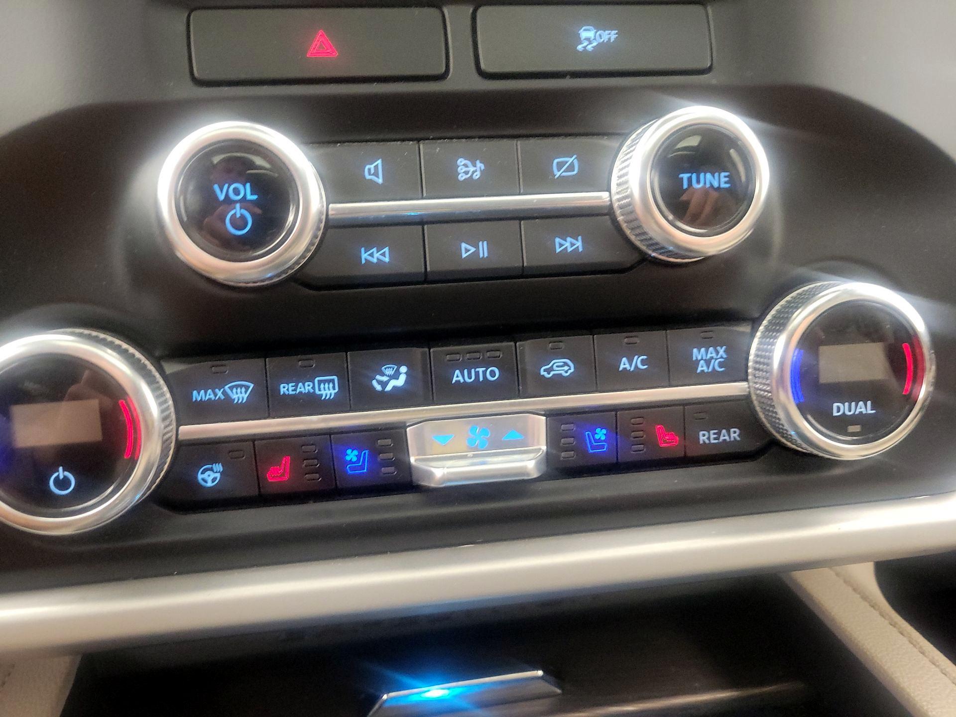 Thumbnail: 2023 Ford Expedition - 17