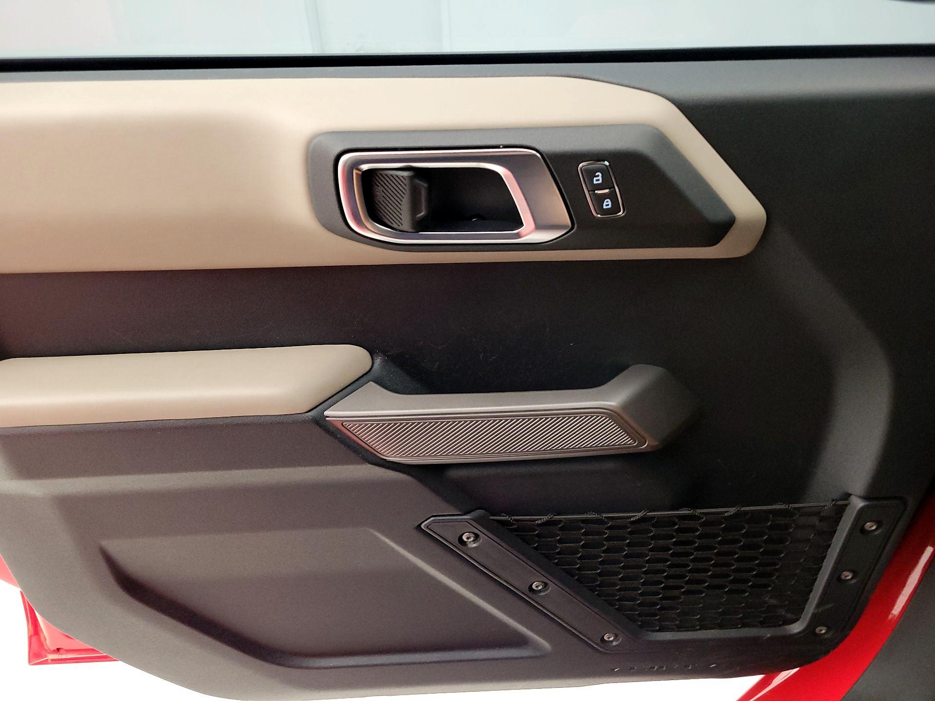 Thumbnail: 2022 Ford Bronco - 12