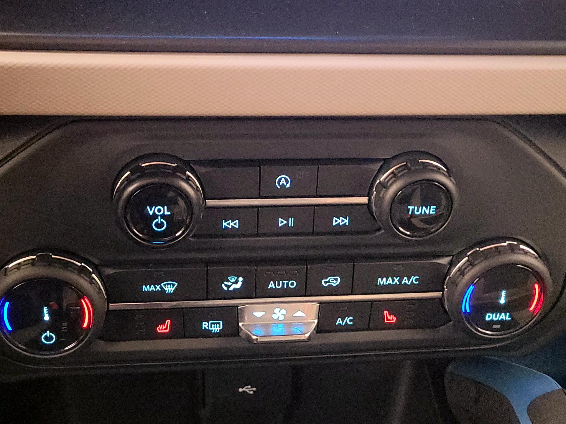 Thumbnail: 2022 Ford Bronco - 17