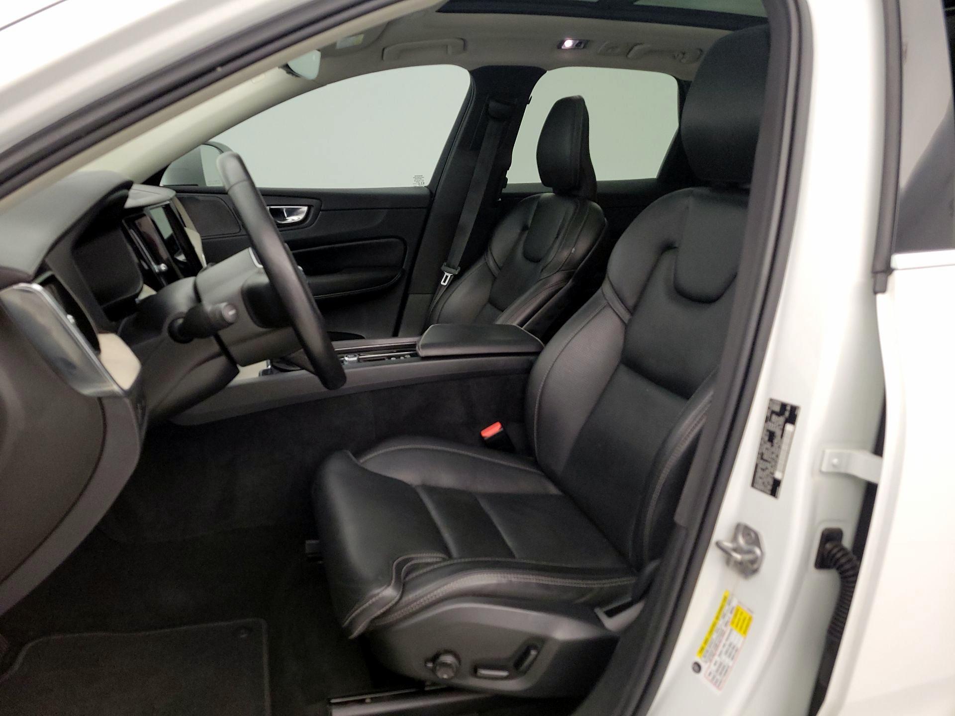 Thumbnail: 2021 Volvo XC60 - 11