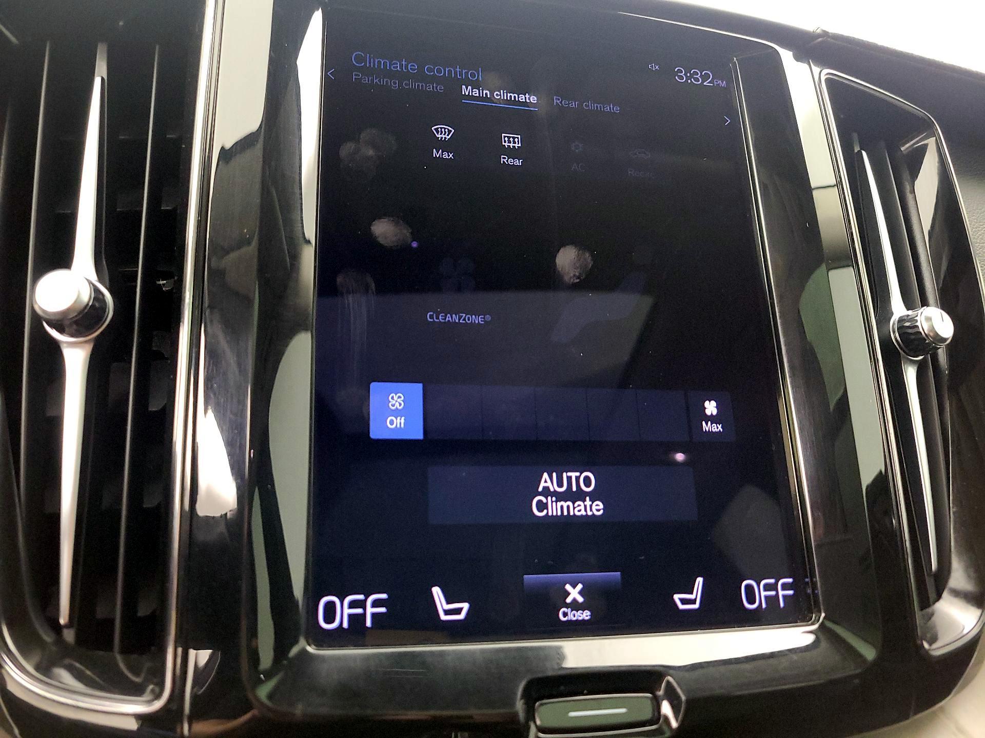 Thumbnail: 2021 Volvo XC60 - 17