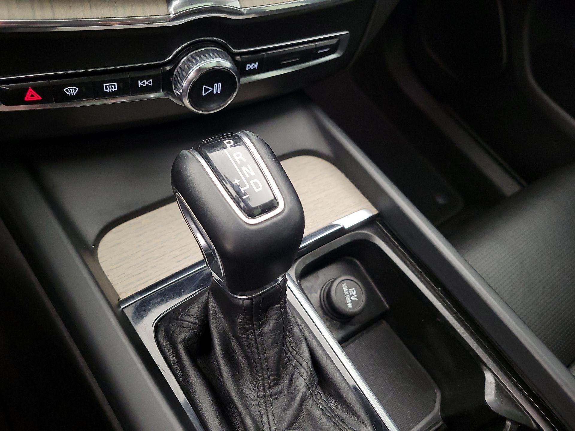 Thumbnail: 2021 Volvo XC60 - 18