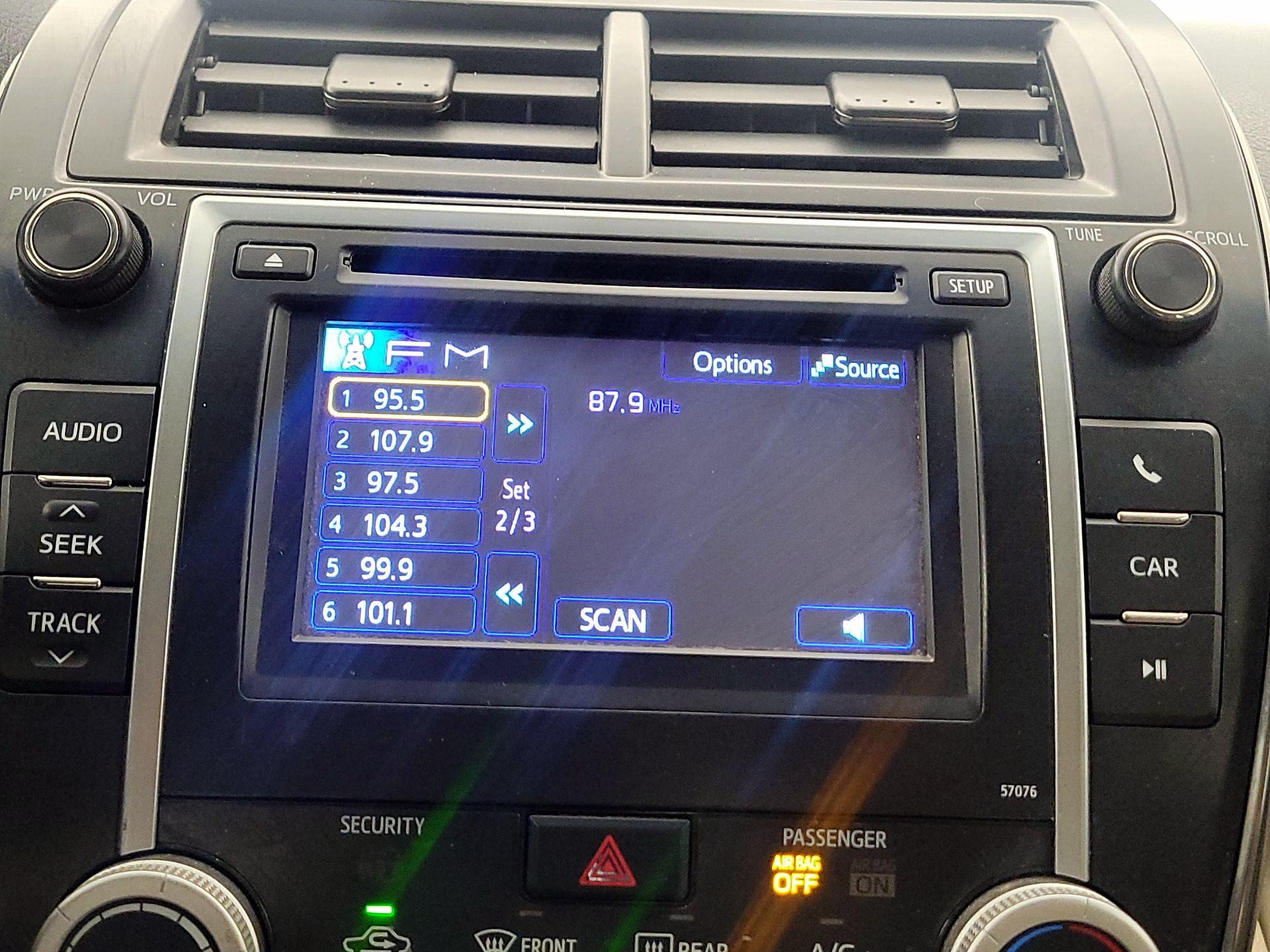 Thumbnail: 2014 Toyota Camry - 14