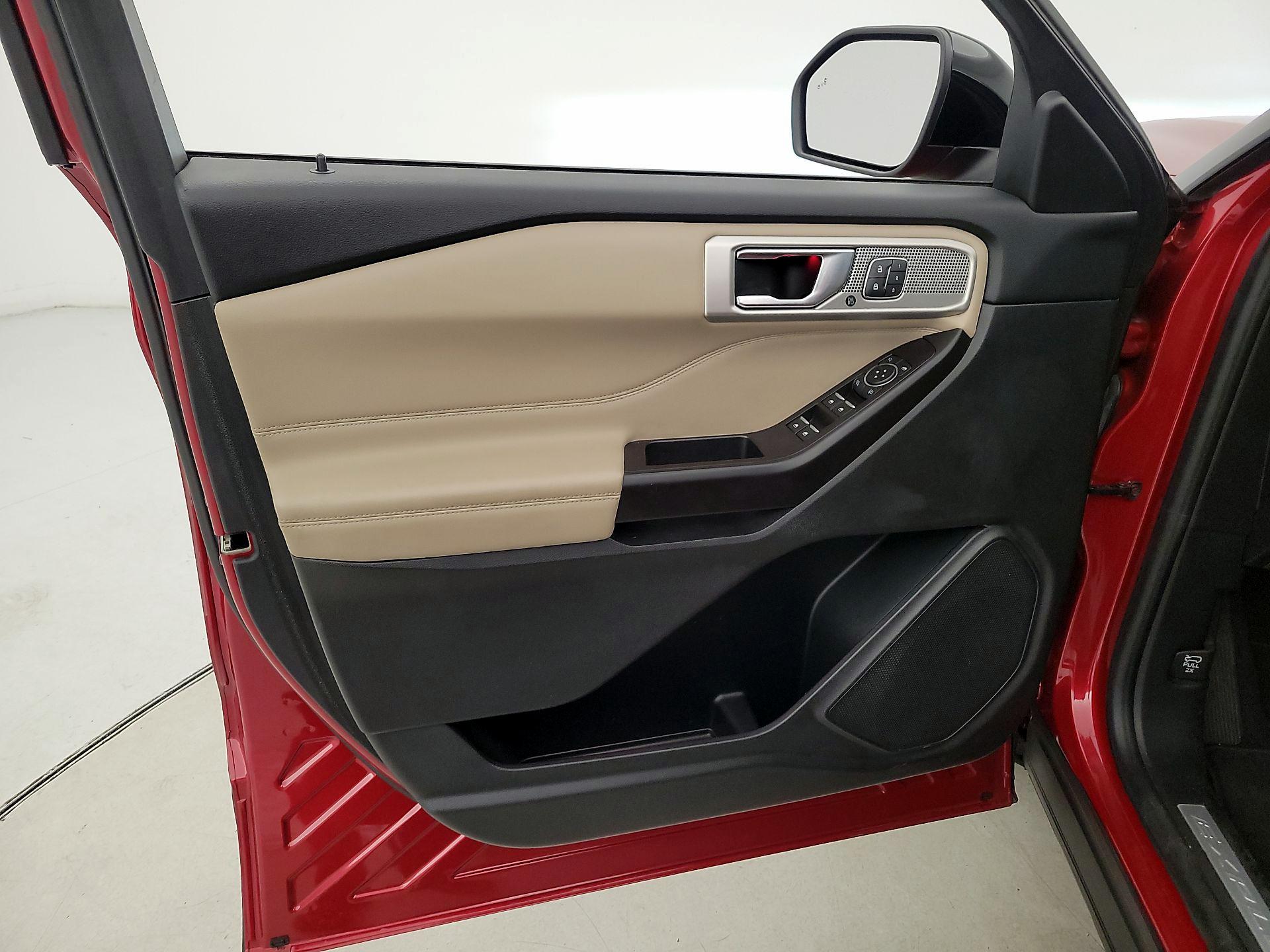 Thumbnail: 2020 Ford Explorer - 12