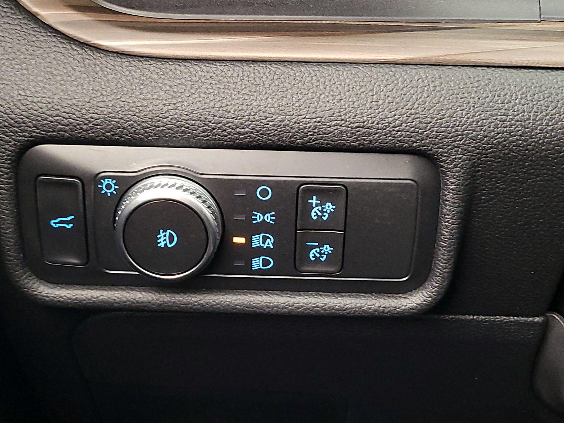 Thumbnail: 2020 Ford Explorer - 13