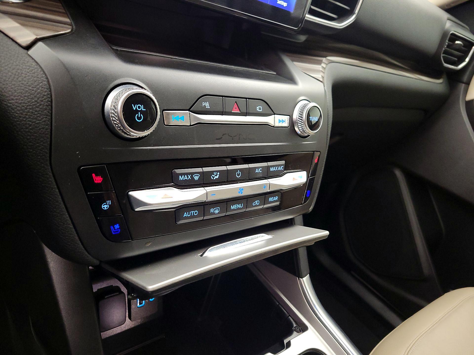 Thumbnail: 2020 Ford Explorer - 17