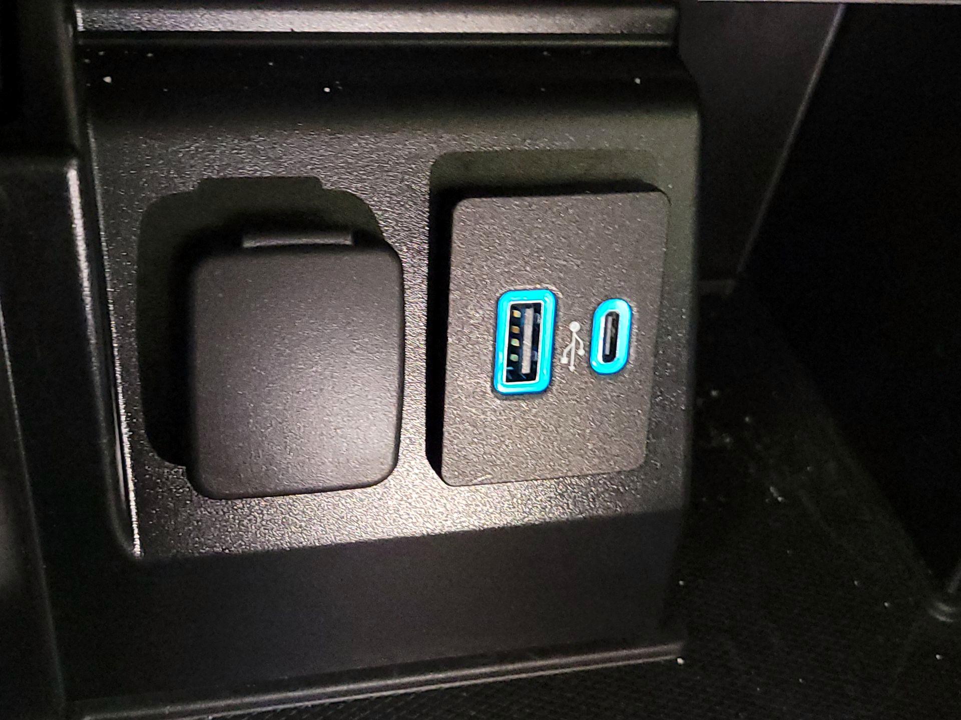 Thumbnail: 2020 Ford Explorer - 19