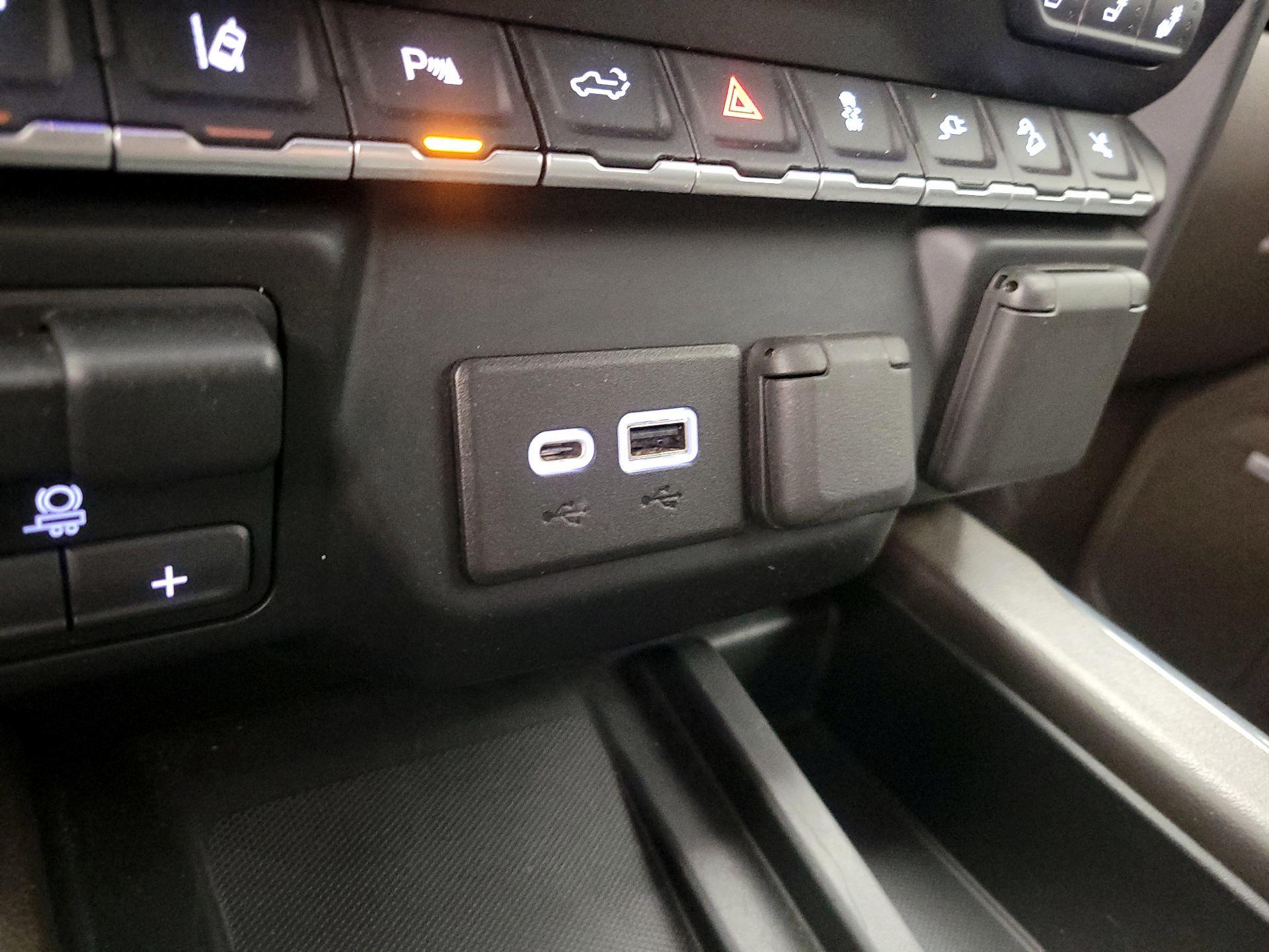 Thumbnail: 2022 GMC Sierra 2500 - 18