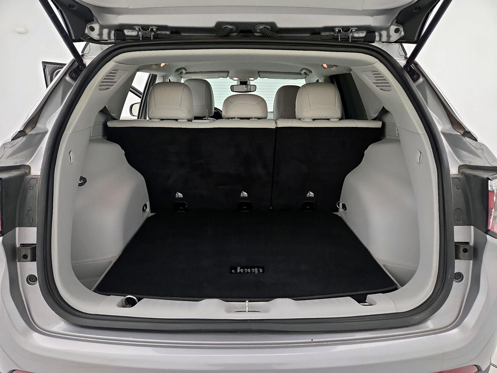 Thumbnail: 2020 Jeep Compass - 20